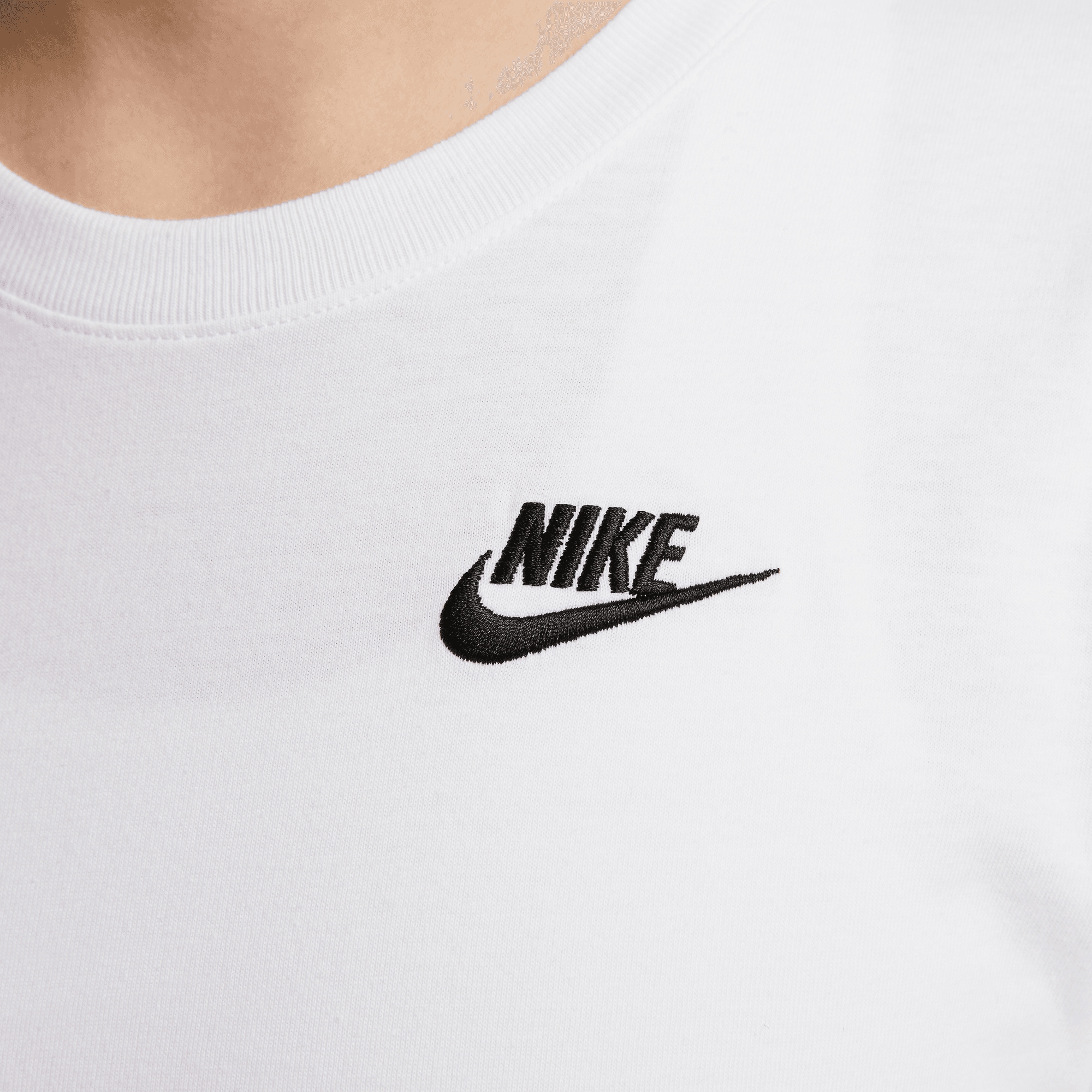 Nike Sportswear T-Shirt »CLUB ESSENTIALS WOMEN'S T-SHIRT«
