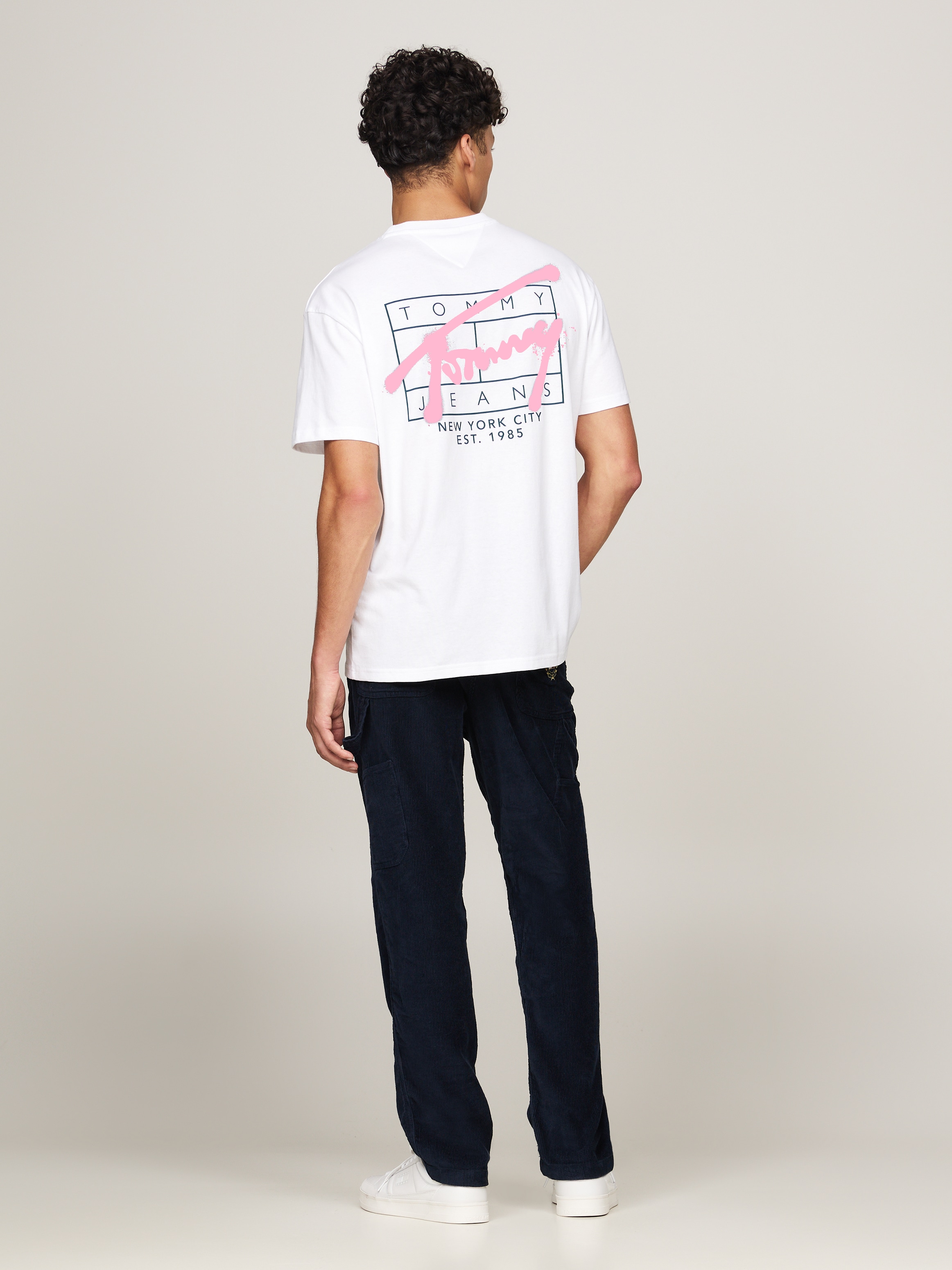 Tommy Jeans Plus T-Shirt »TJM REG SPRAY TEE SS EXT«, Grosse Grössen, mit grossem Rückenprint