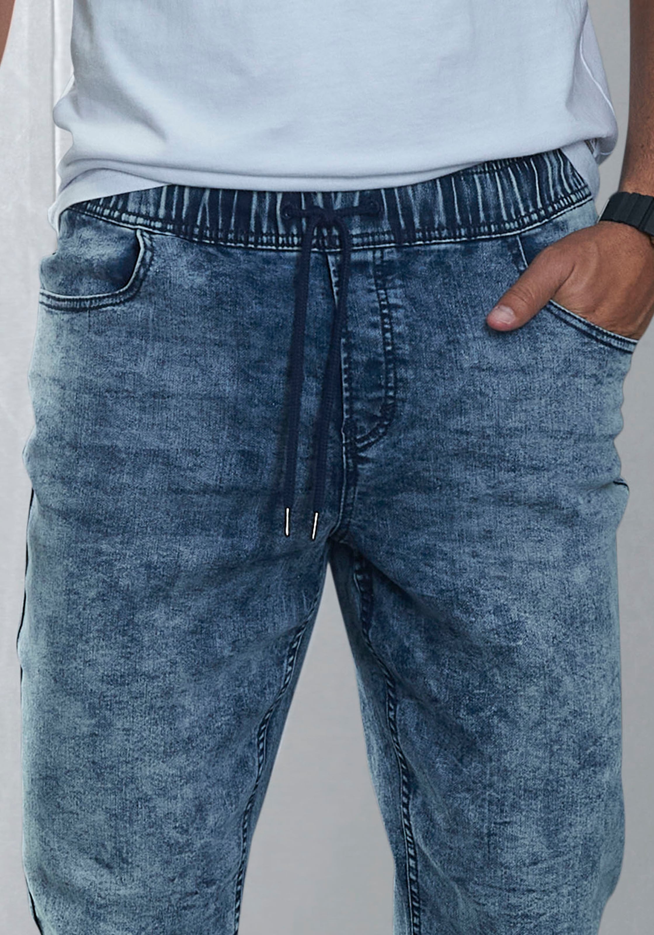 Buffalo Schlupfjeans, elastische Joggpants, moonwashed