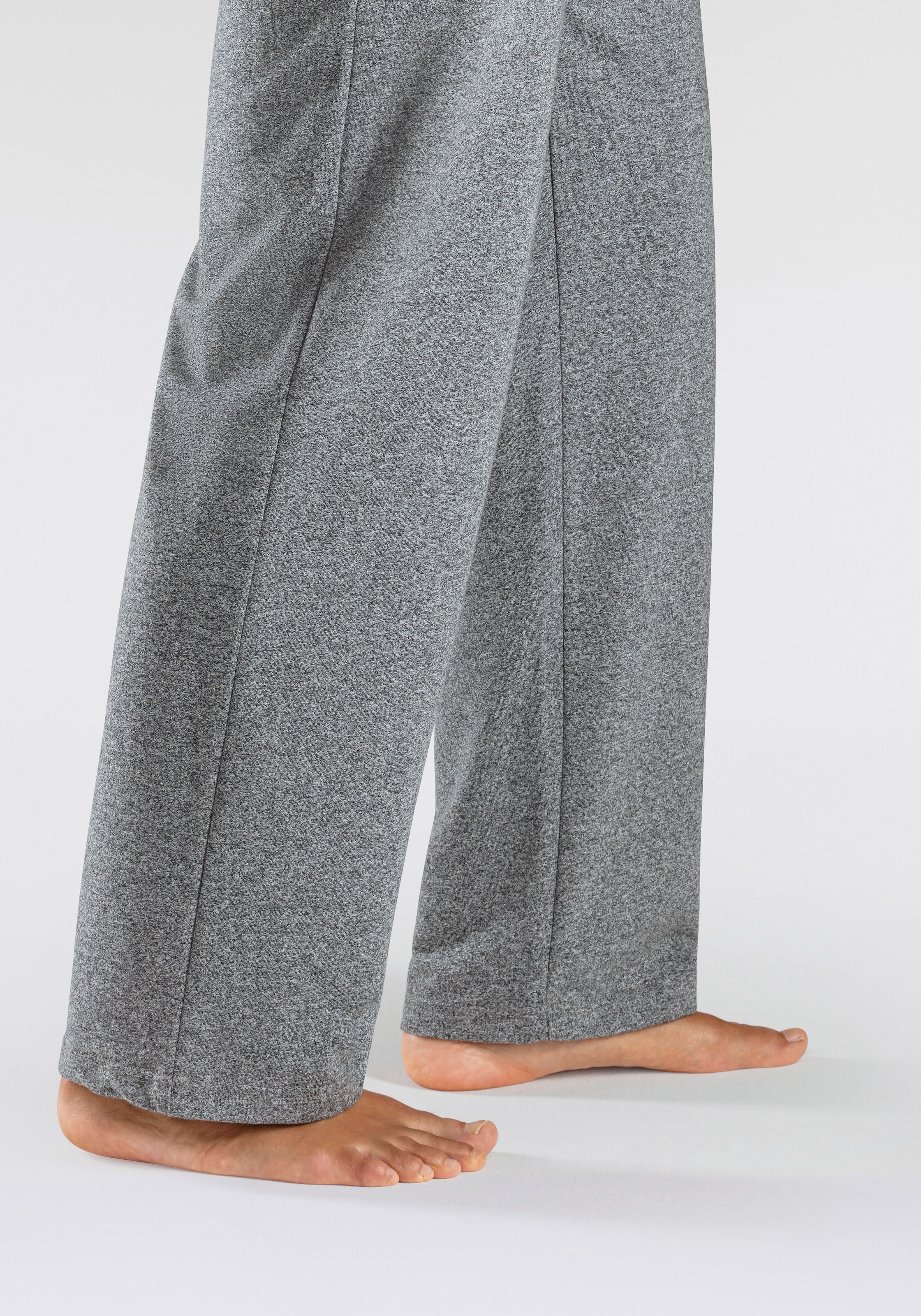 Bench. Loungewear Relaxhose, aus leichter Sweat-Qualität