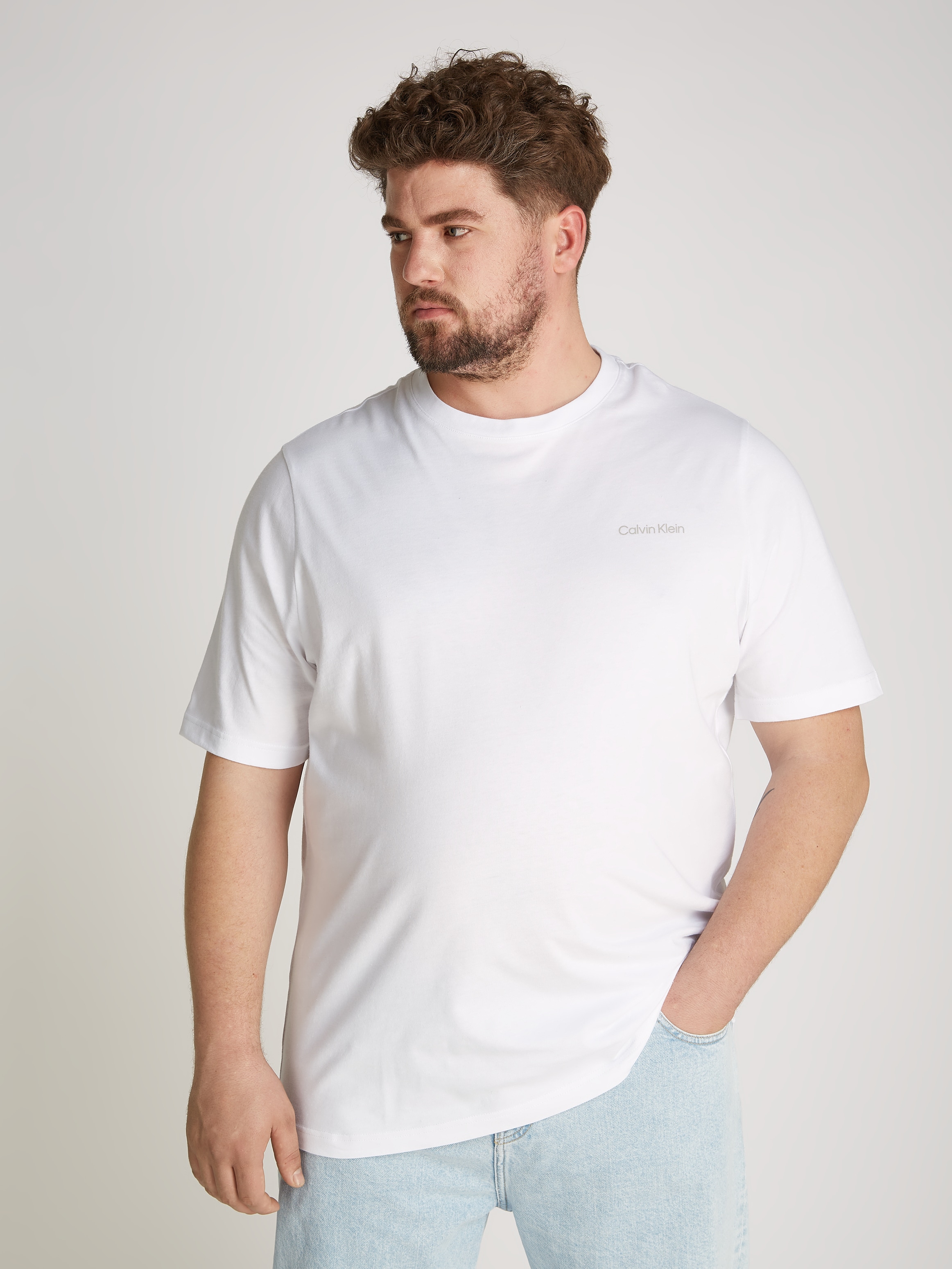 T-Shirt »BT_ENLARGED BACK LOGO T-SHIRT«, in grossen Grössen mit Markenlabel