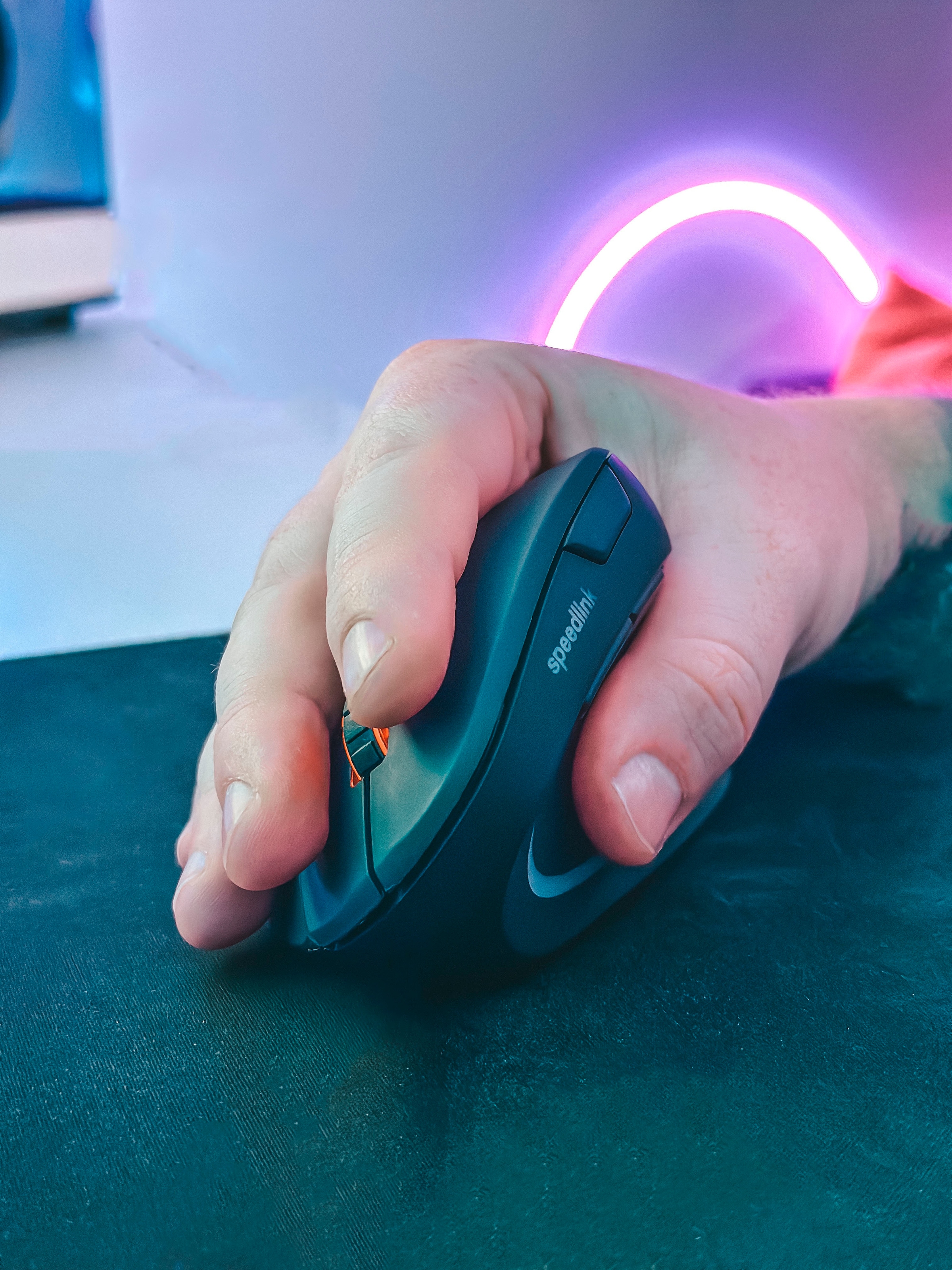 Speedlink ergonomische Maus »PIAVO PRO RGB Rechargeable Vertical Ergonomic, Wireless«, wiederaufladbar, leise Tasten