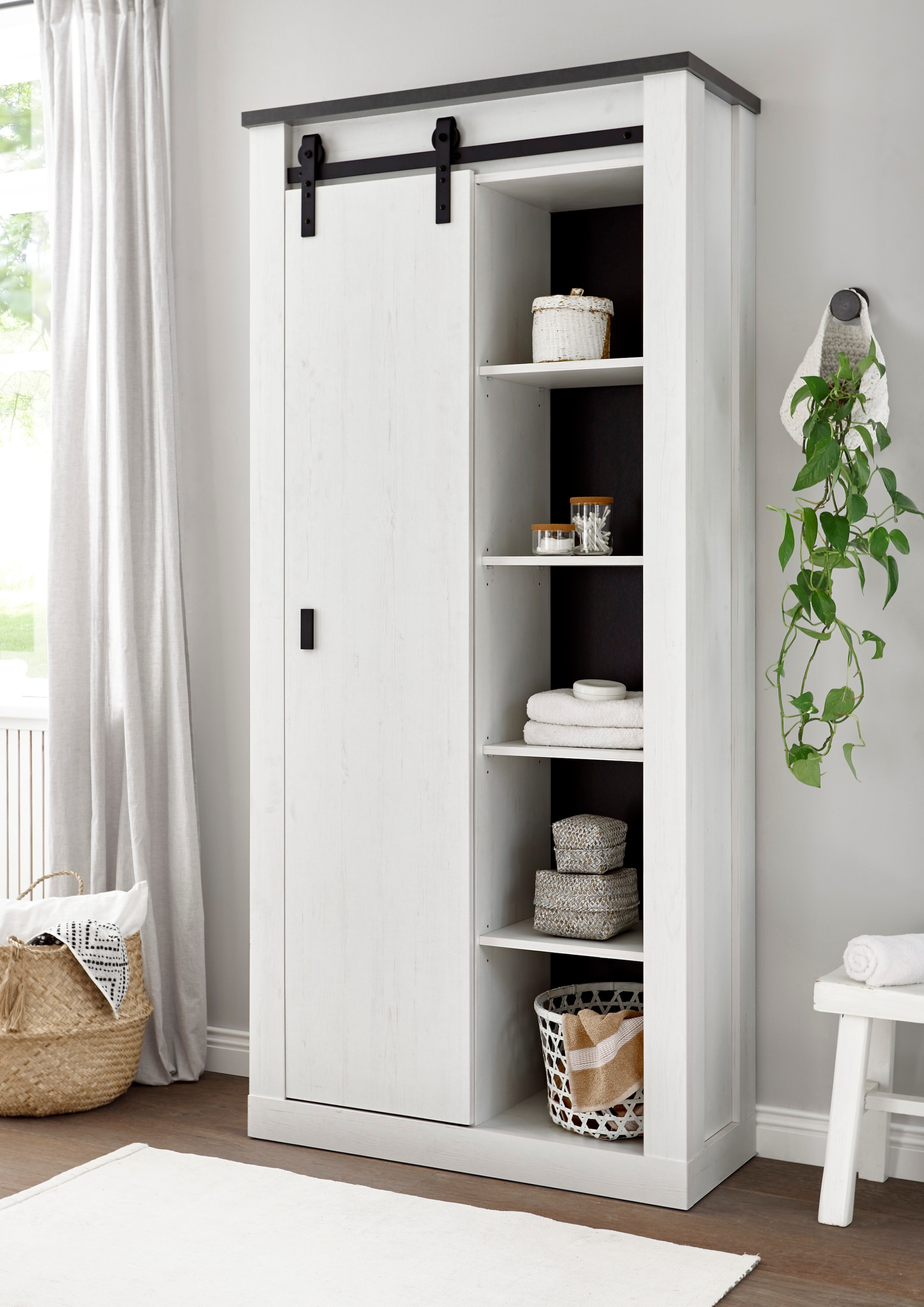 Home affaire Badmöbel-Set »SHERWOOD, Bad im modernen Design, 4-teiliges Badezimmer«, (4 St.), in 2 Farben verfügbar, Scheunentorbeschlag & Apothekergriff aus Metall