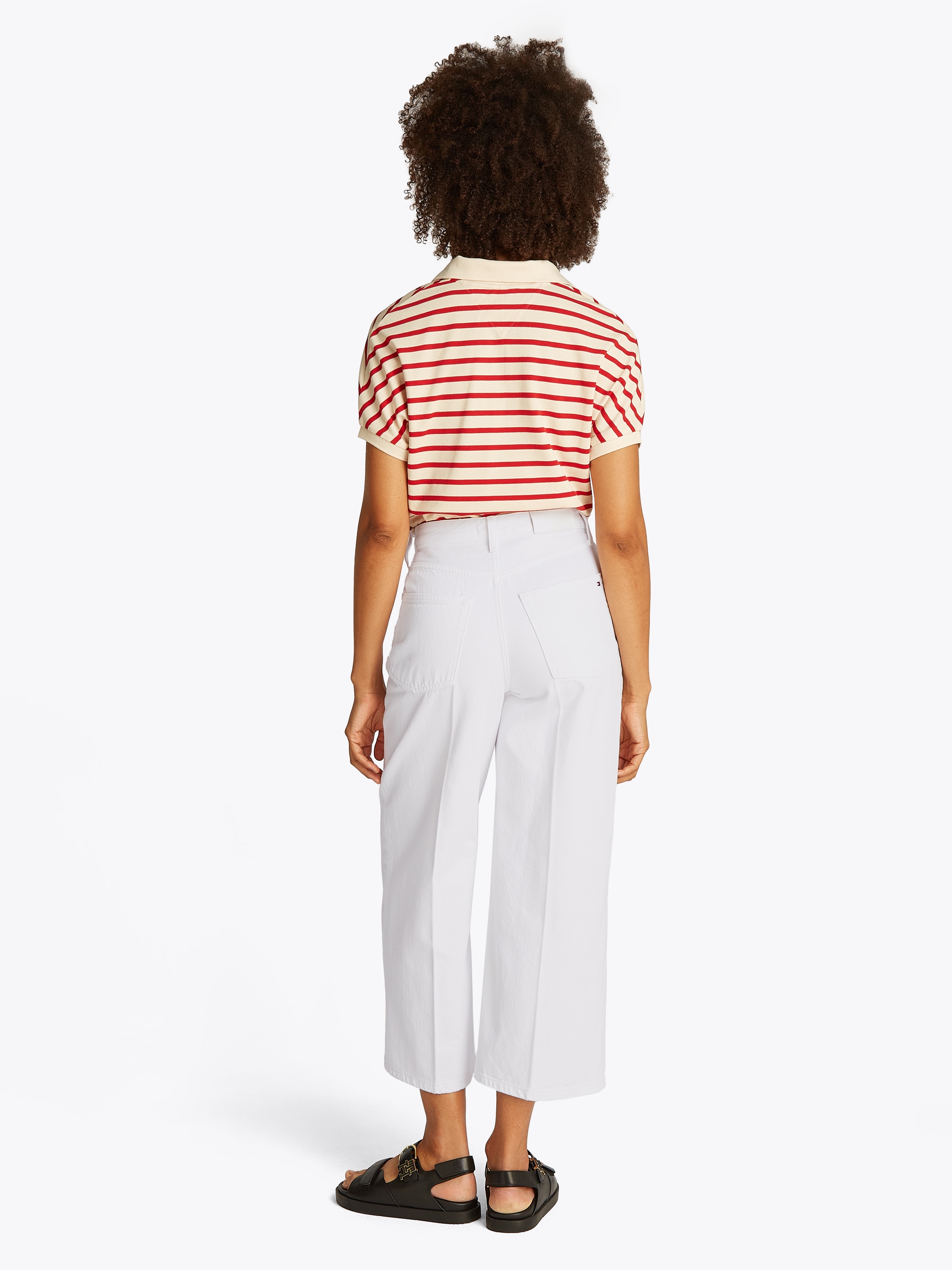 Tommy Hilfiger Weite Jeans »WIDE LEG HW LOU«, mit Logo-Badge, mit Nieten, mit Bügelfalten