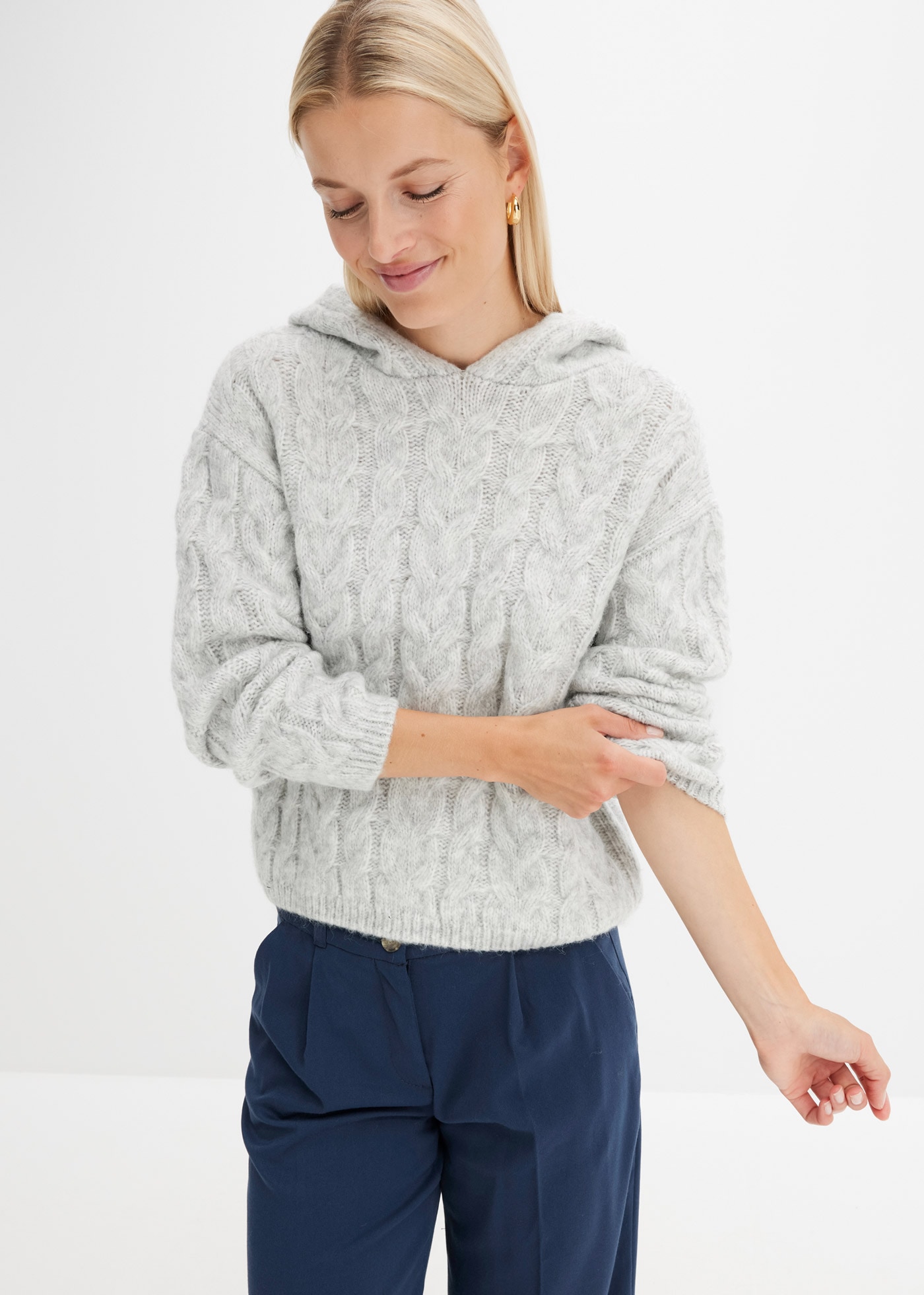 bonprix Strickpullover im kuscheligen Zopfstrickmuster, mit Kapuze, Boxy Passform