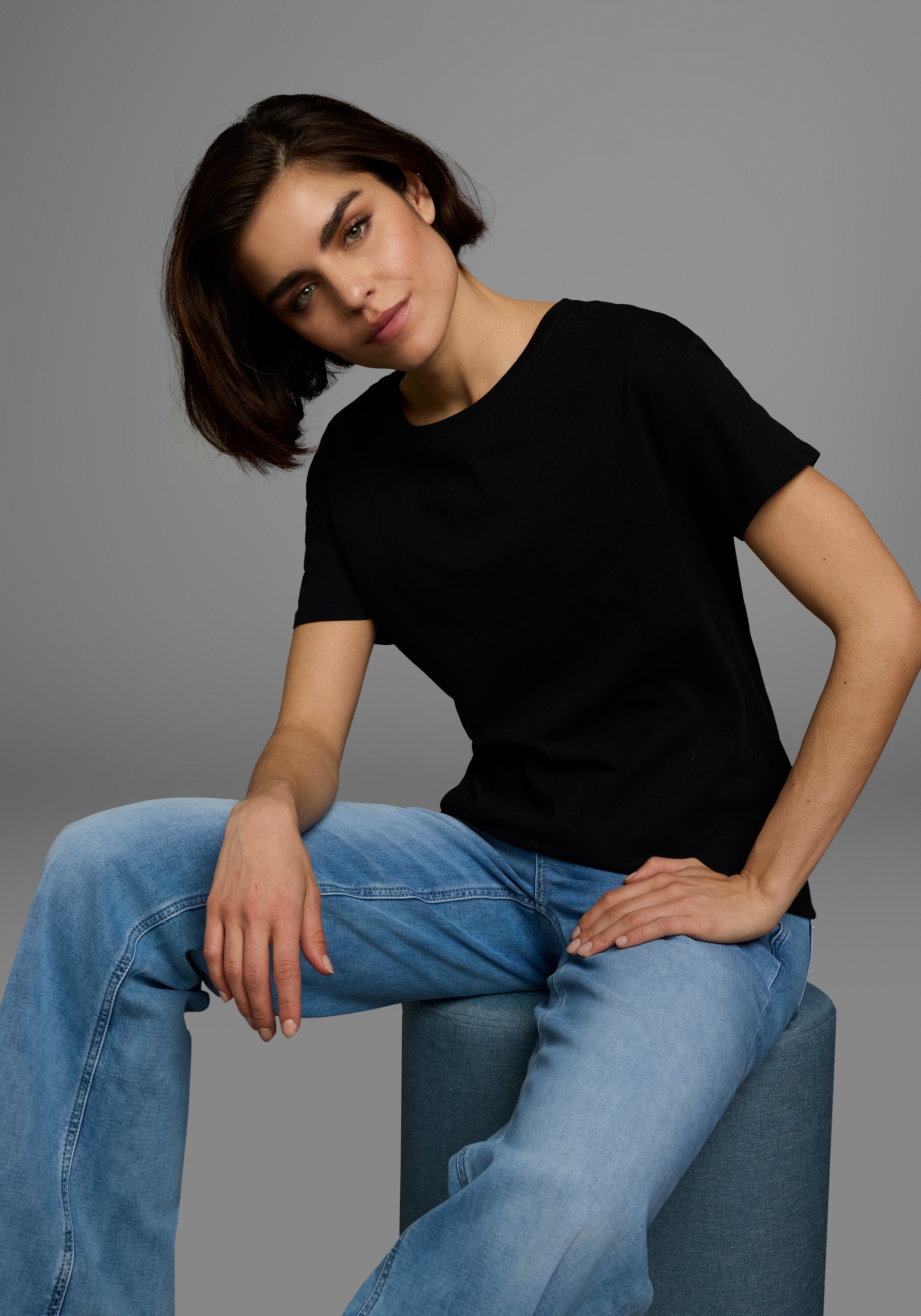 AJC T-Shirt Basic-Stil, Oversize-Passform, Rundhalsausschnitt