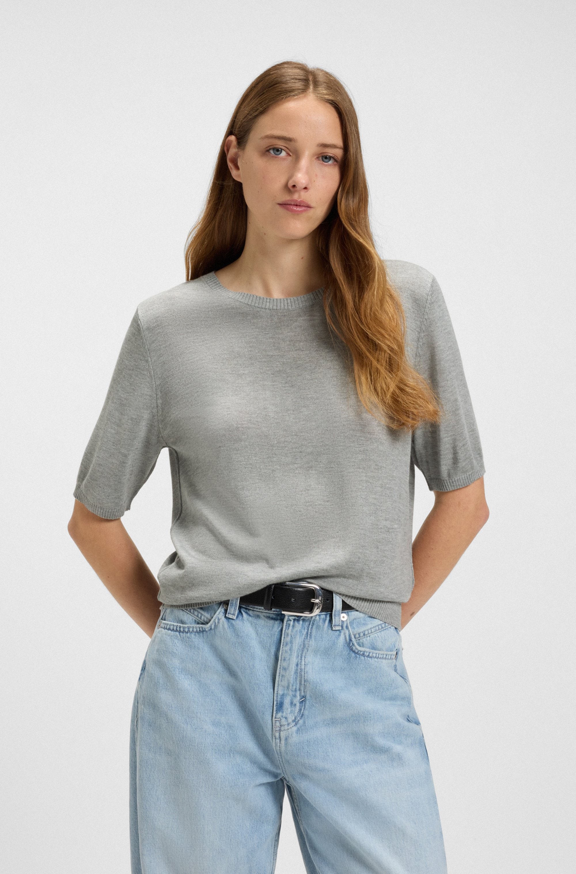 BOSS ORANGE Kurzarmpullover »Fiaffusa Premium Damenmode« mit dezentem Ajourstrickmuster hinten