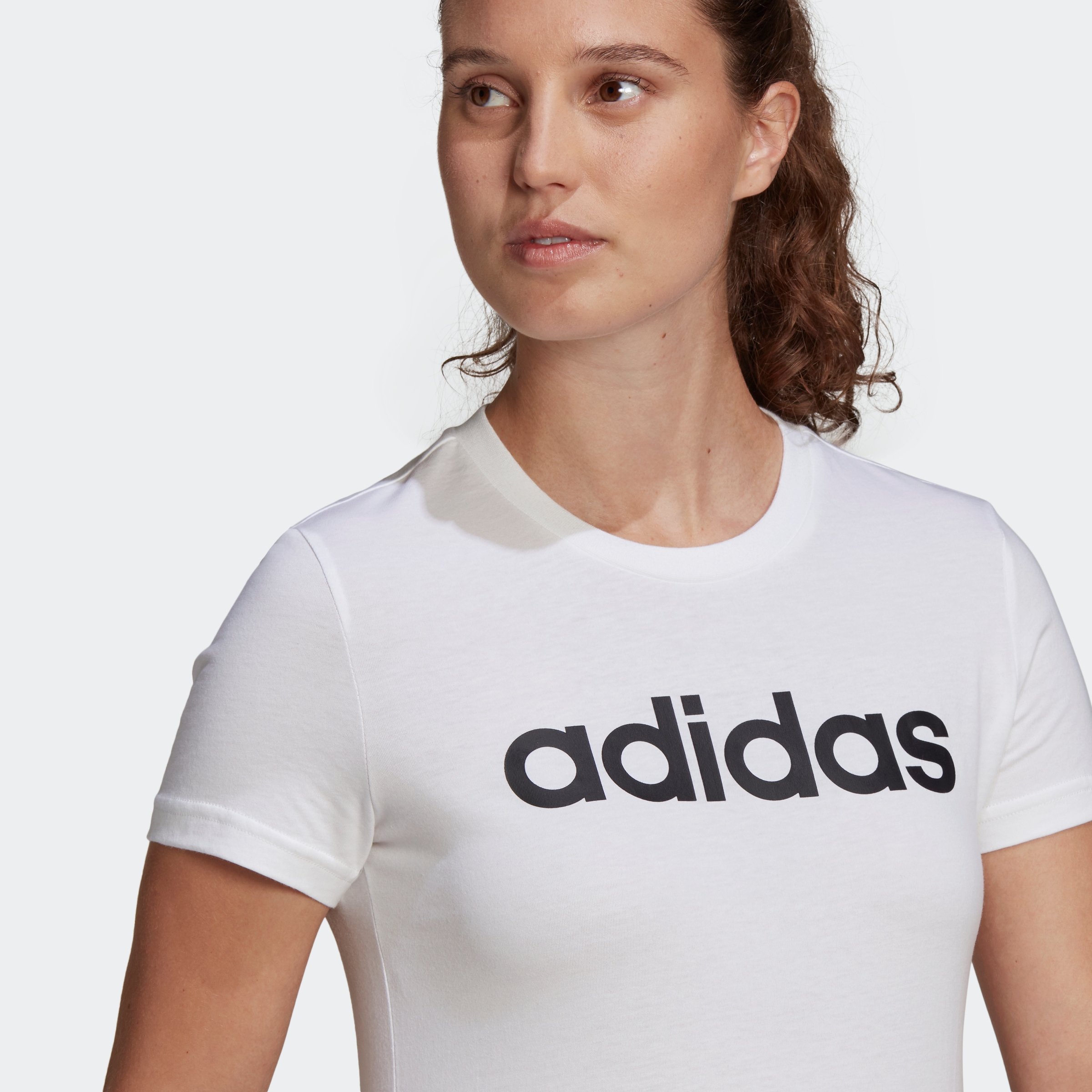 adidas Sportswear SLIM kaufen LOGO« bei online ESSENTIALS Jelmoli-Versand T-Shirt Schweiz »LOUNGEWEAR