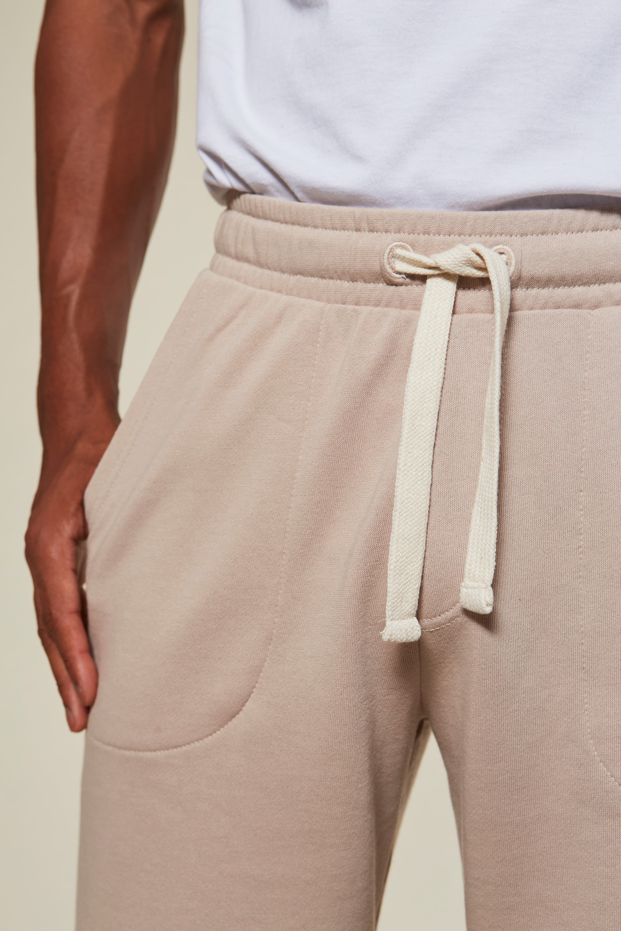 KangaROOS Sweatshorts, seitliche Taschen, kontrast Bänder