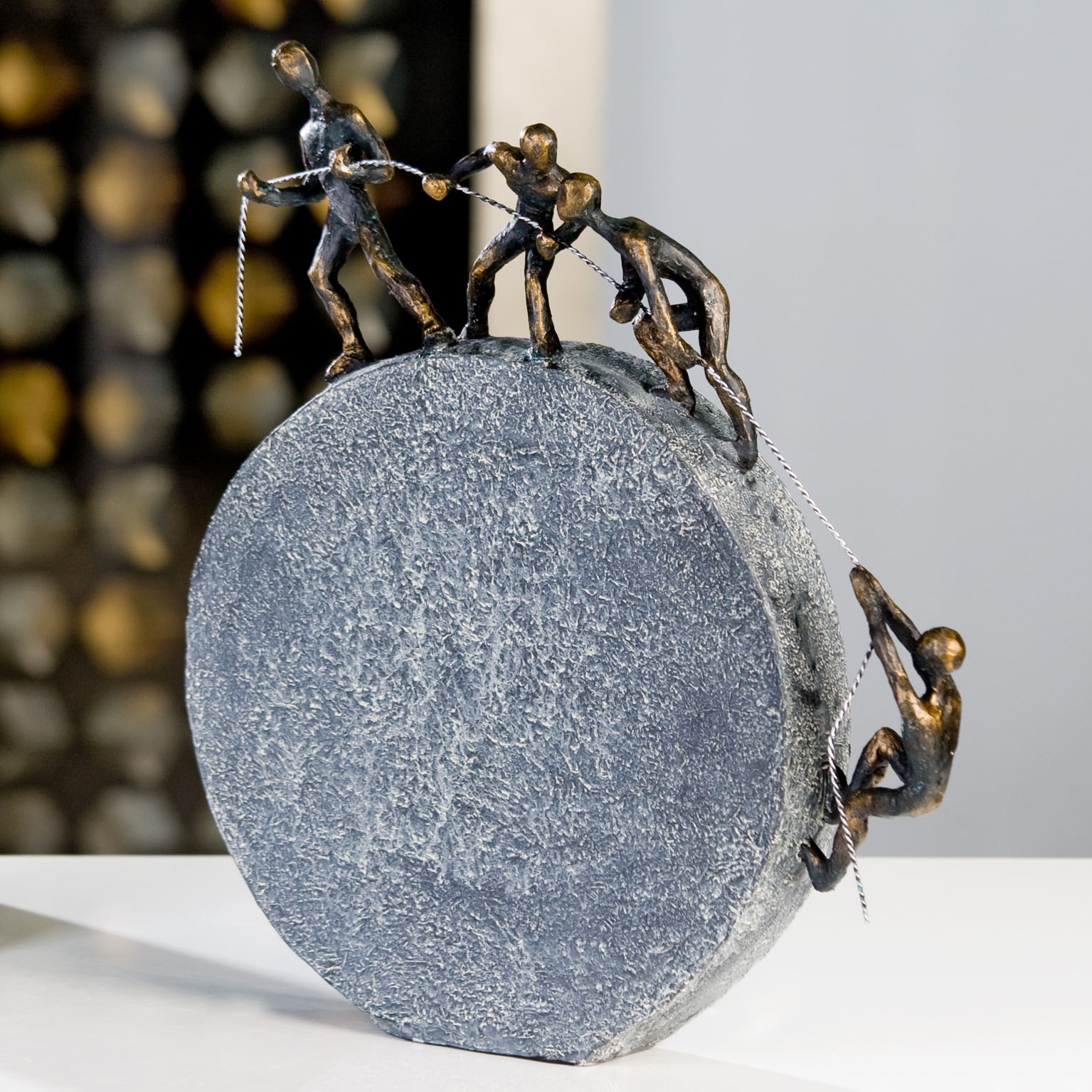 Casablanca by Gilde Dekofigur "Skulptur Lifting" Dekoobjekt, Höhe 36 cm, mit Spruchanhänger, Wohnzimmer
