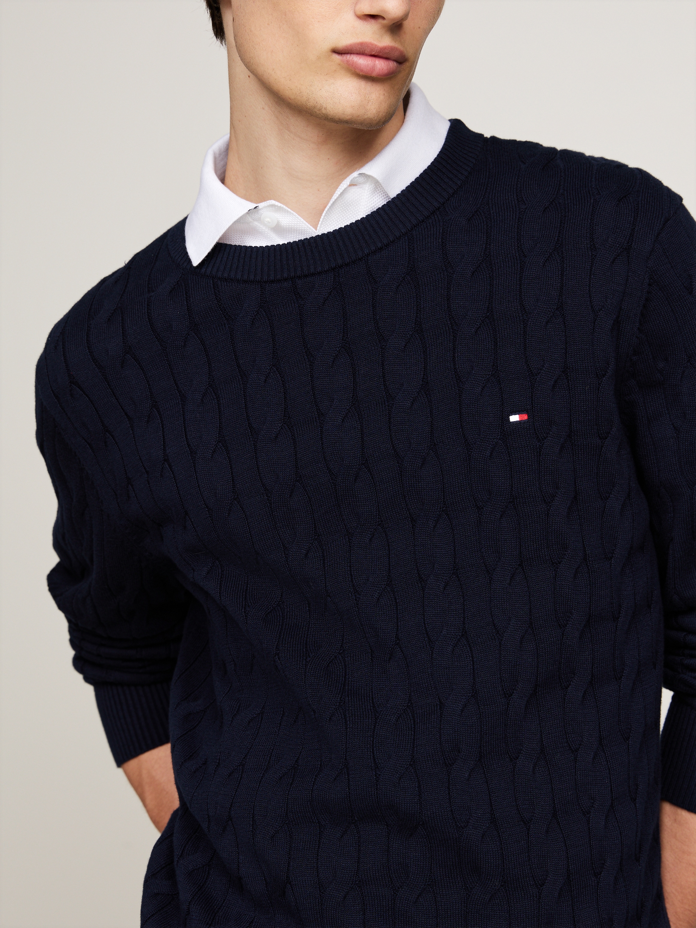Tommy Hilfiger Strickpullover »CLASSIC CABLE CREW NECK mit Strukturstrick und Flaglabel«, unifarben, casual, regular fit, Baumwolle, Rundhals