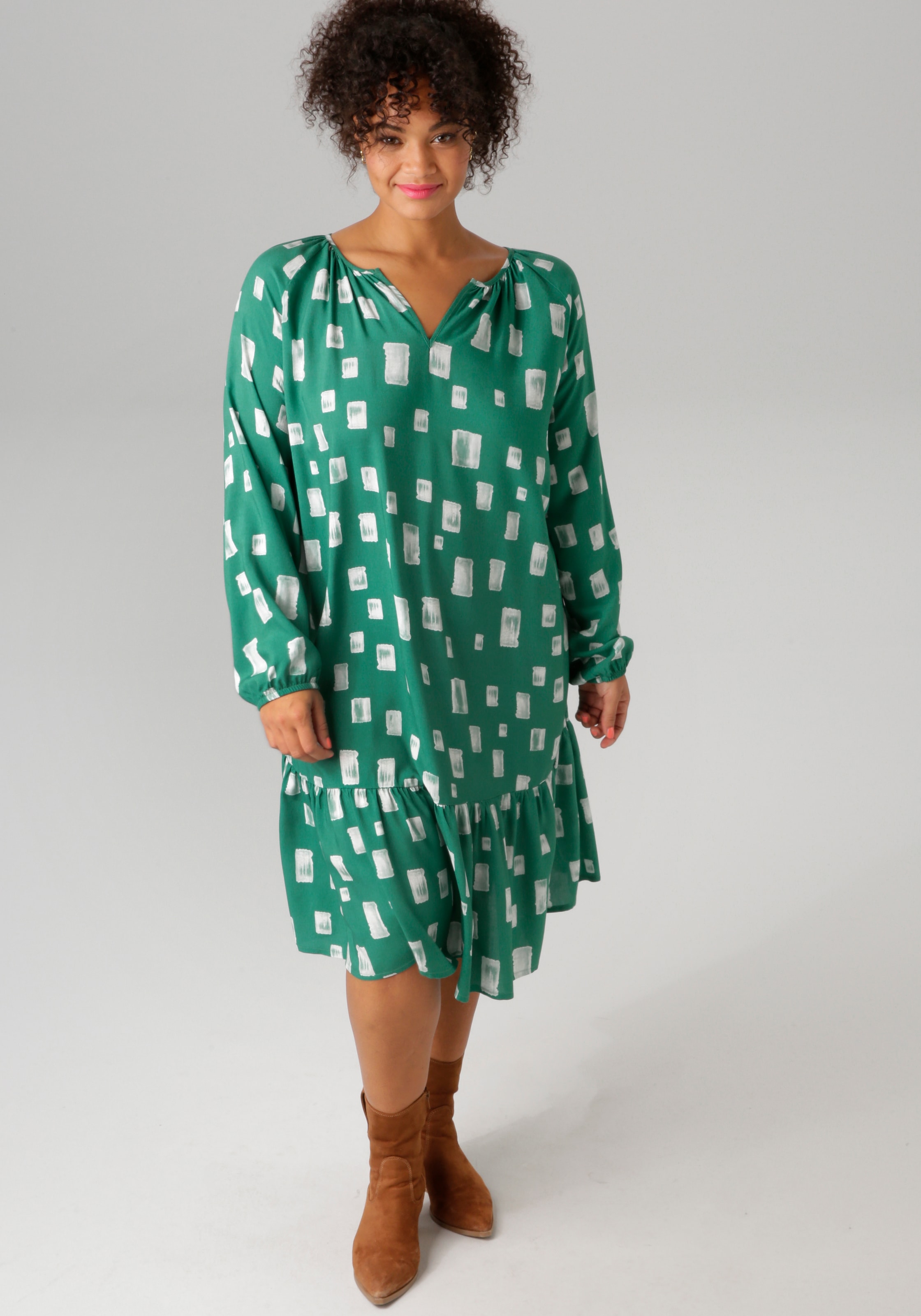 Aniston PLUS Sommerkleid, mit interessantem Muster