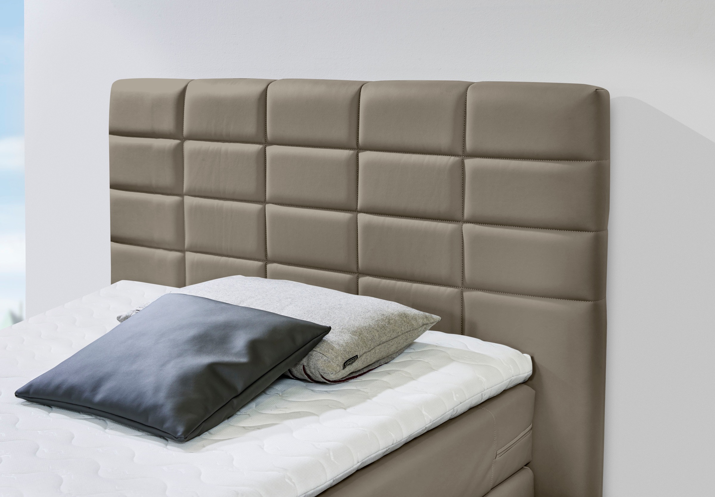 INOSIGN Boxspringbett »Lethbridge«, inkl. Bettkasten und Topper, zwei Matratzenarten in H2