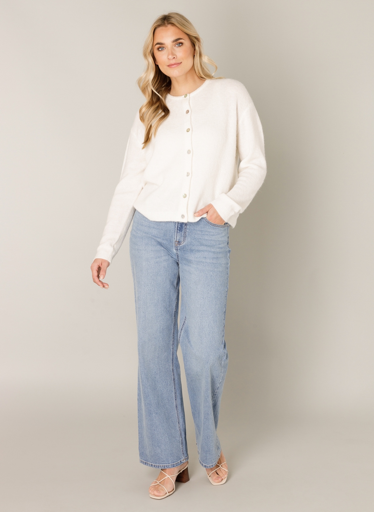 Base Level Cardigan »Yuli«, mit Wolle