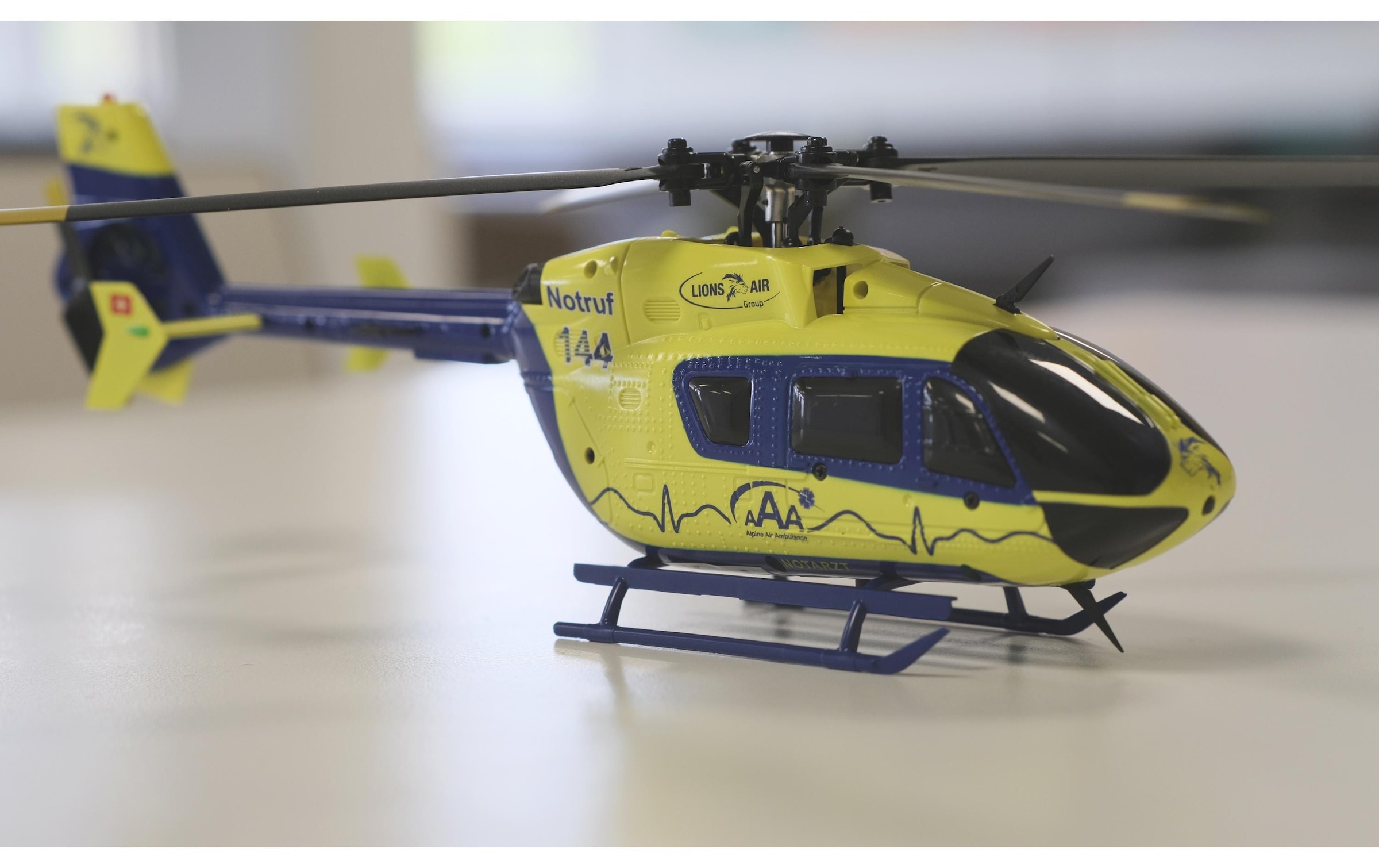 Amewi RC-Helikopter »AFX-135 Alpine Air Ambulance 4-Kanal RTF«