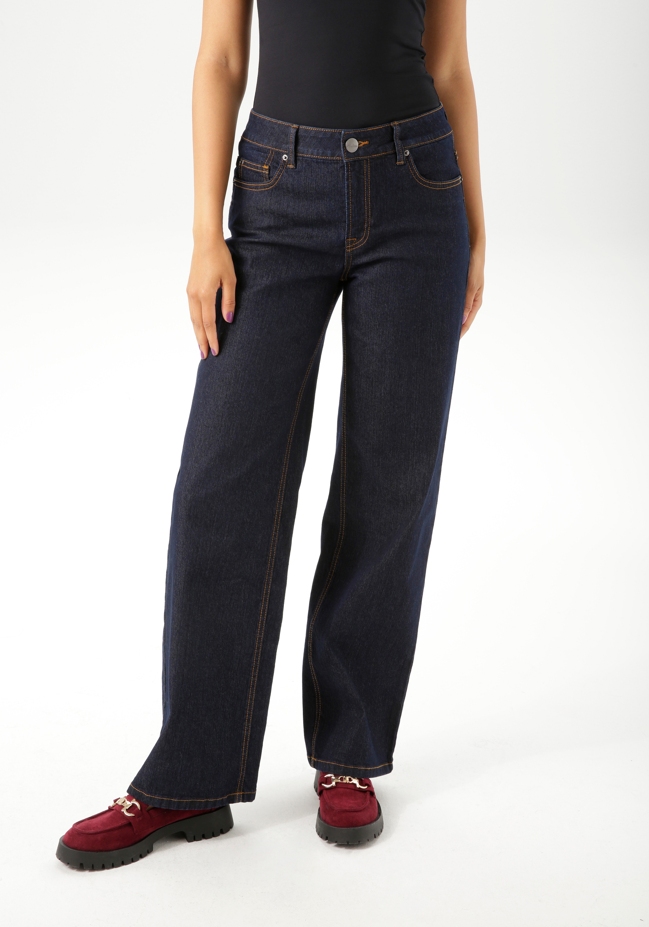Aniston CASUAL Straight-Jeans mit trendig weitem Bein