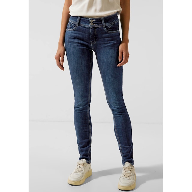 ONE bestellen Slim-fit-Jeans, mit Markenlabel Jelmoli-Versand Schweiz hinten STREET bei online
