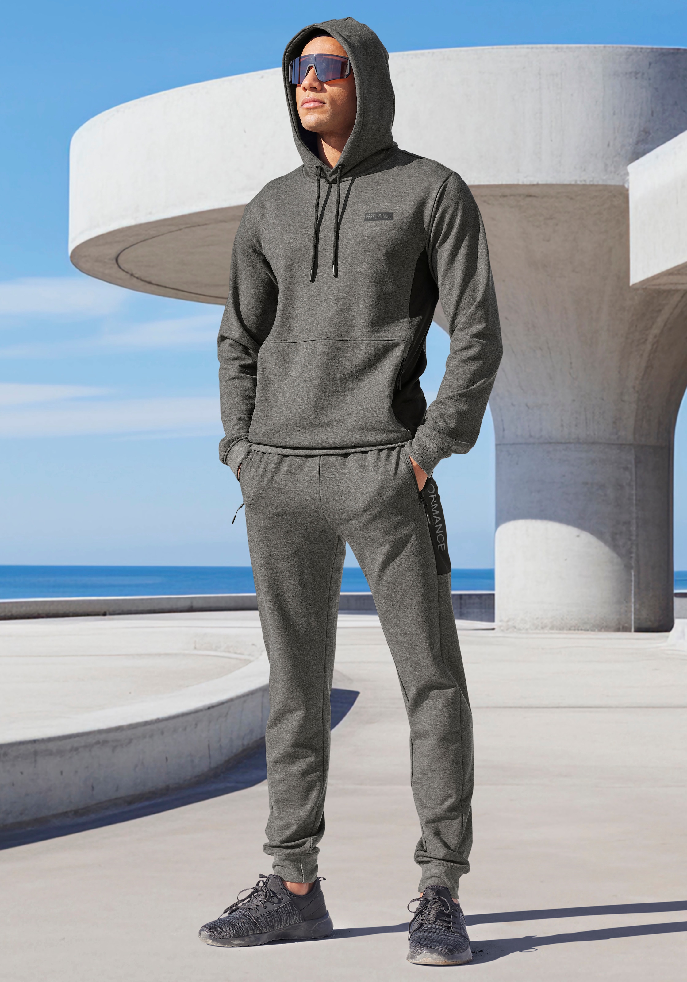 AUTHENTIC LE JOGGER Jogger Pants »- Sporthose«, mit Reissverschlusstaschen und Mesheinsätzen