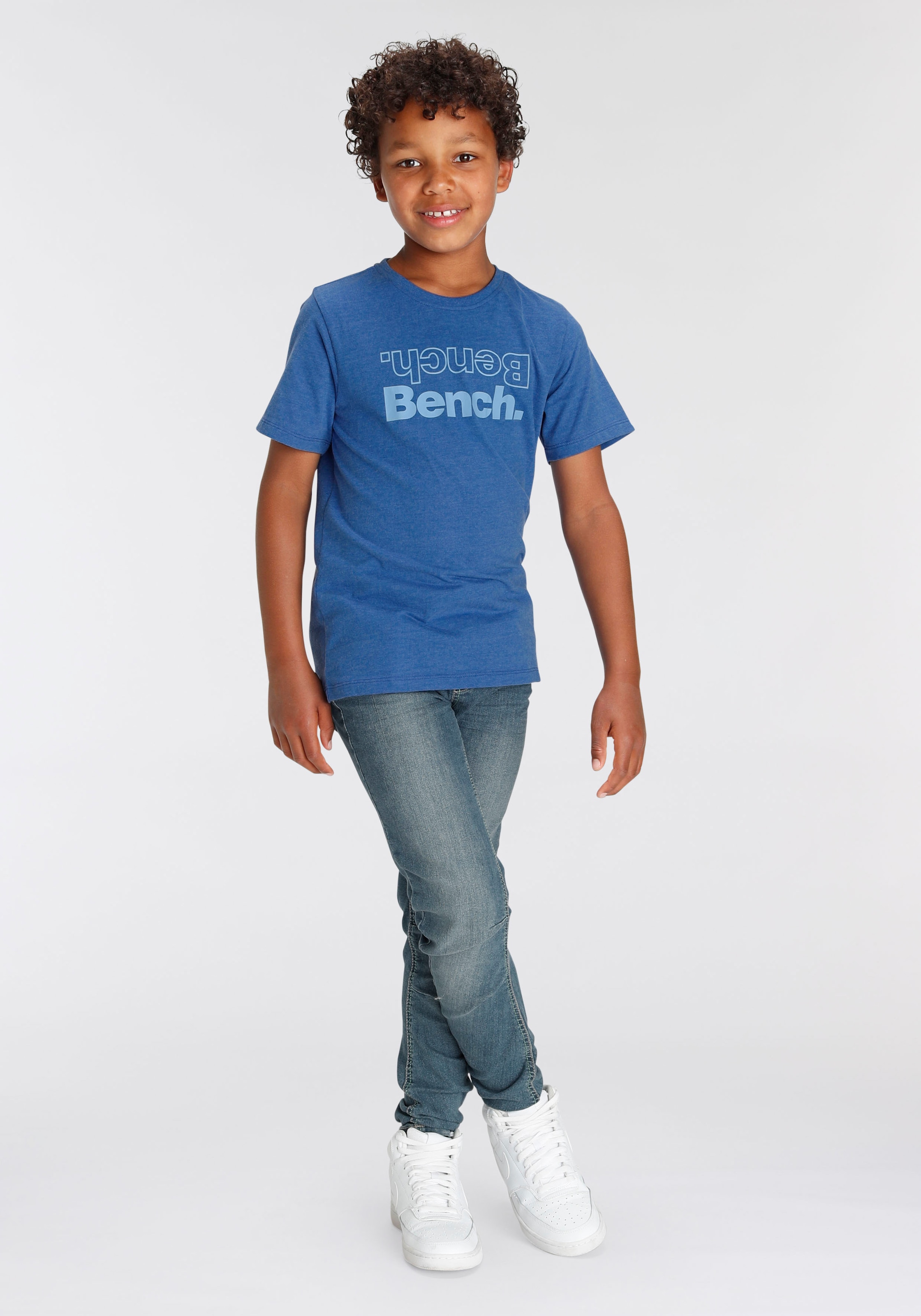 ✵ Bench. T-Shirt »mit coolem Brustdruck« online ordern | Jelmoli-Versand