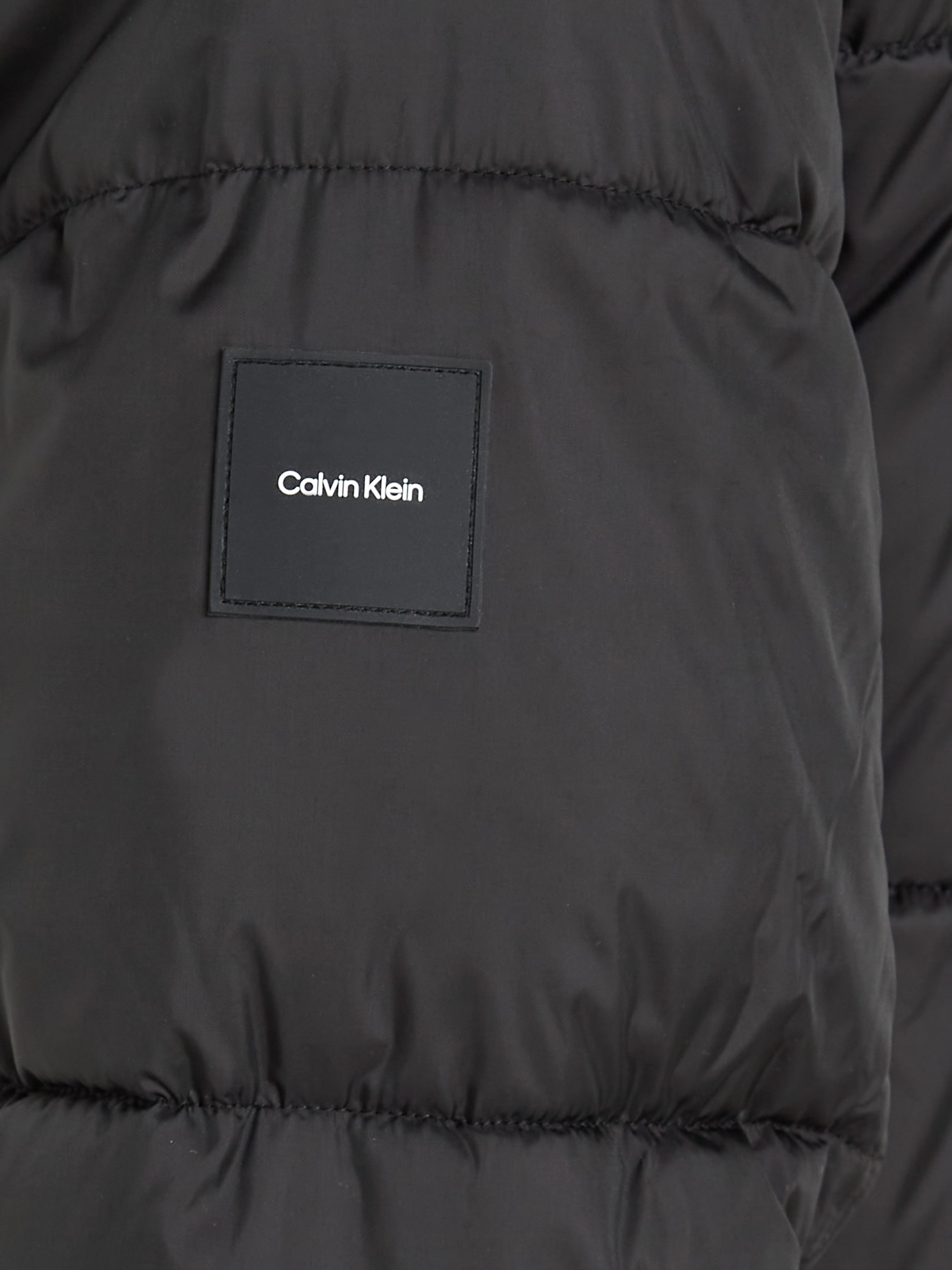 Calvin Klein Kurzmantel »LONG HOODED QUILT PUFFER MW«, mit Logopatch