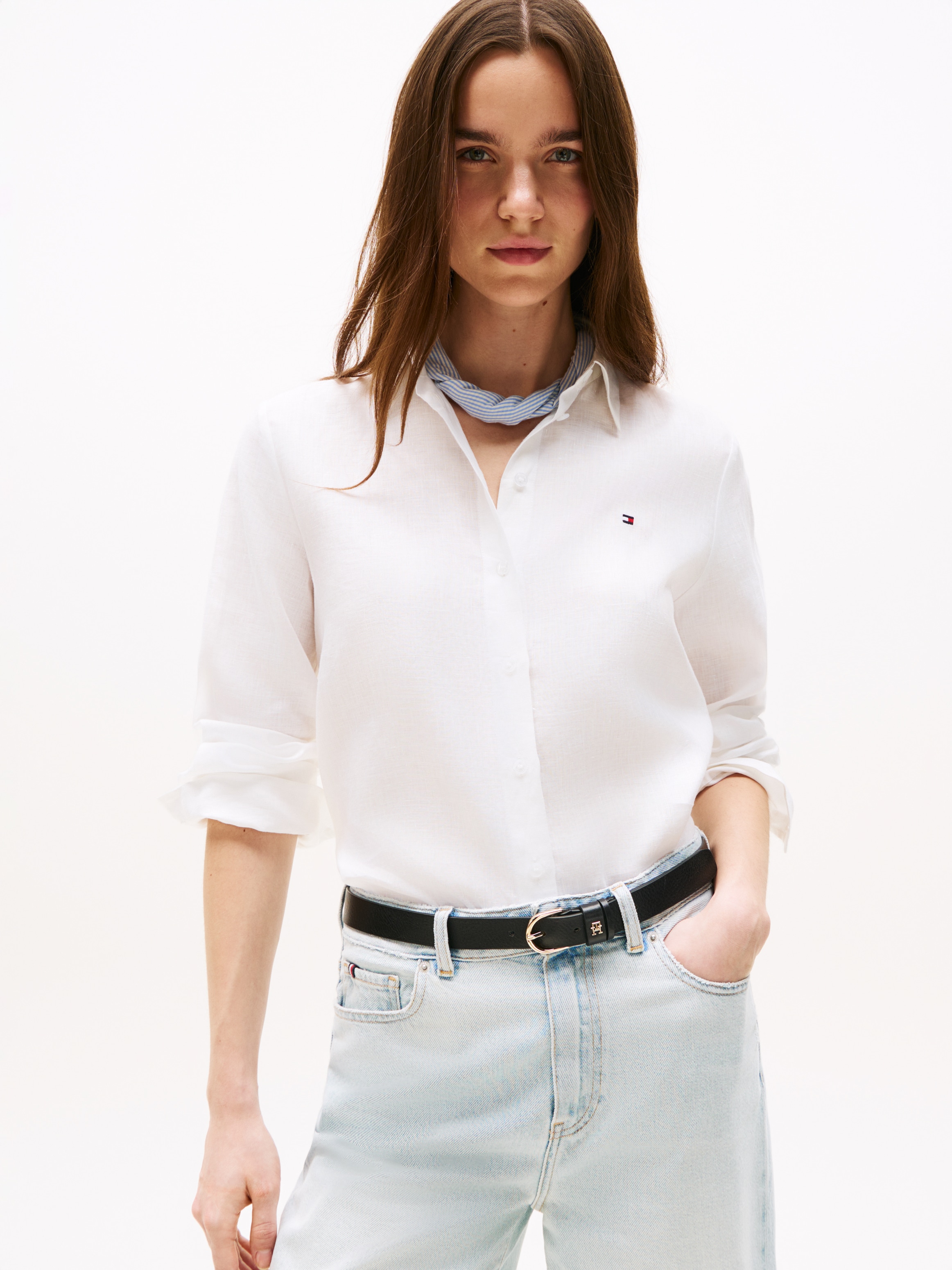 Tommy Hilfiger Hemdbluse »ESS LINEN RELAXED SHIRT« mit Logostickerei,kühlendes Premium Leinen