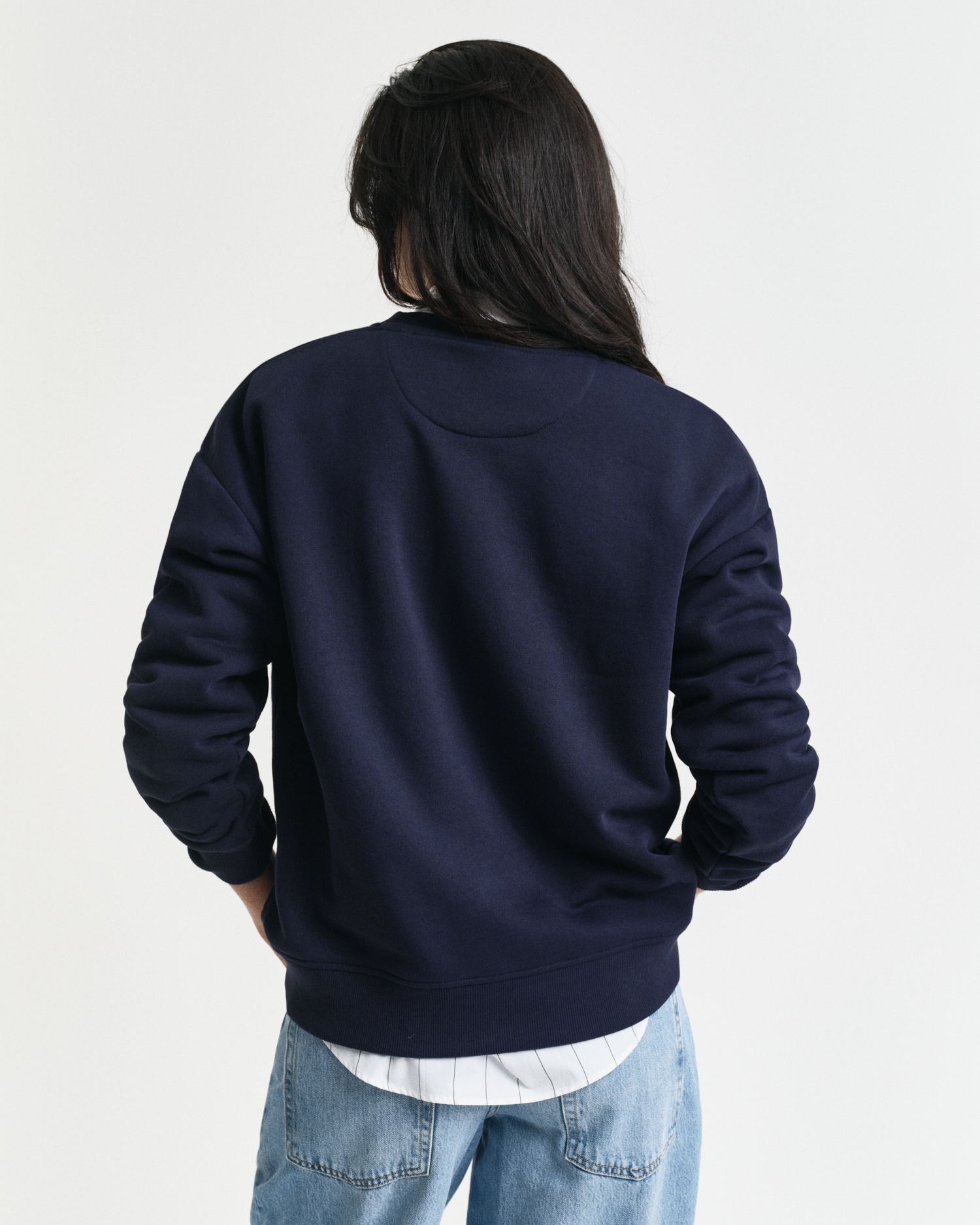 Gant Sweatshirt »SHIELD C-NECK SWEAT«, Grafische GANT-Stickerei auf der Brust