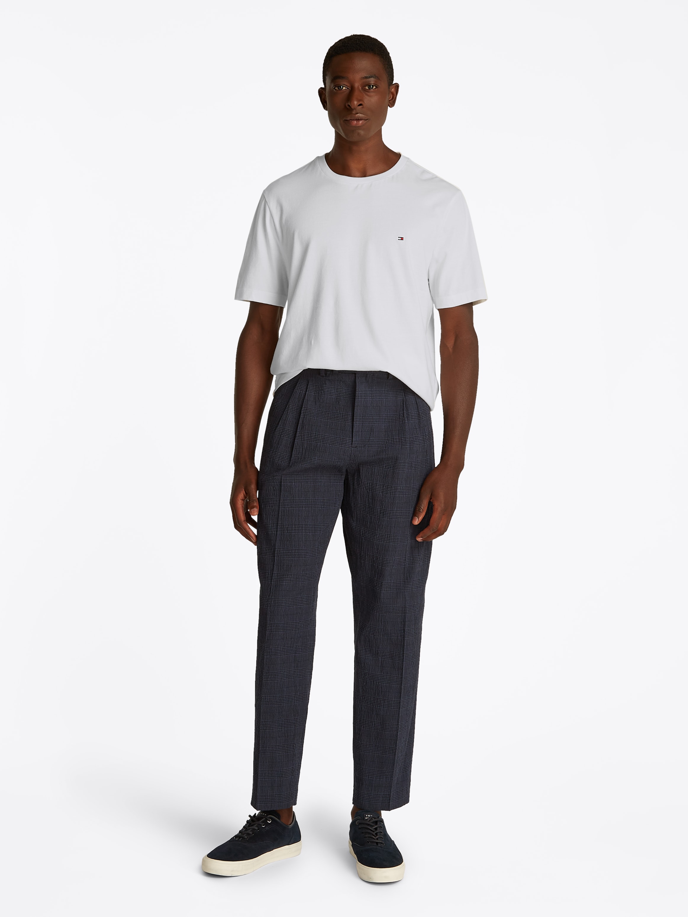 Tommy Hilfiger T-Shirt »ESSENTIAL REG FIT SOLID TEE«, mit Rundhalsausschnitt
