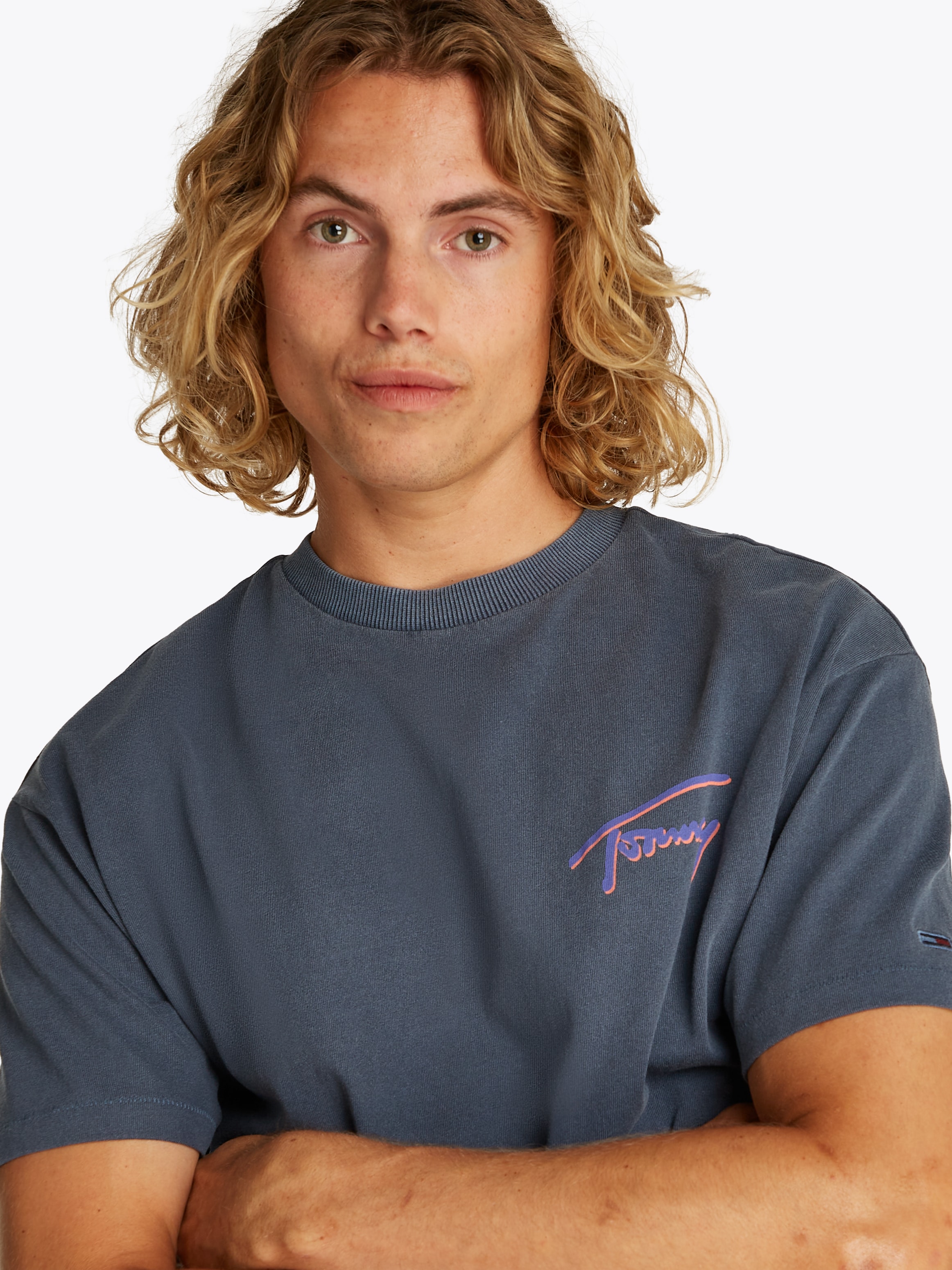 Tommy Jeans T-Shirt »TJM RLX FADED GRAPHIC TEE EXT«, mit grossem Rückendruck