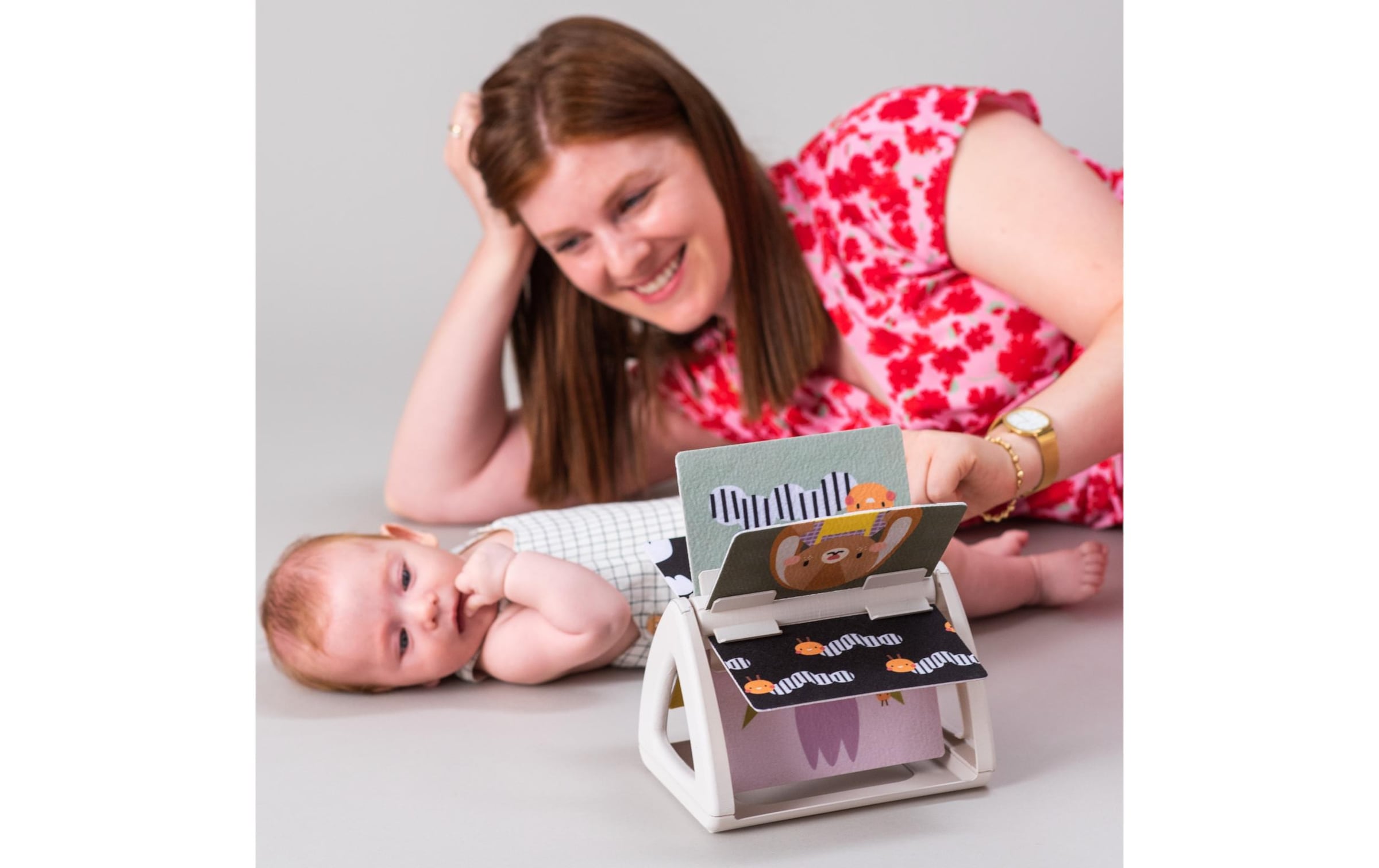 TAF TOYS Lernspielzeug »Babybuch 0M+«