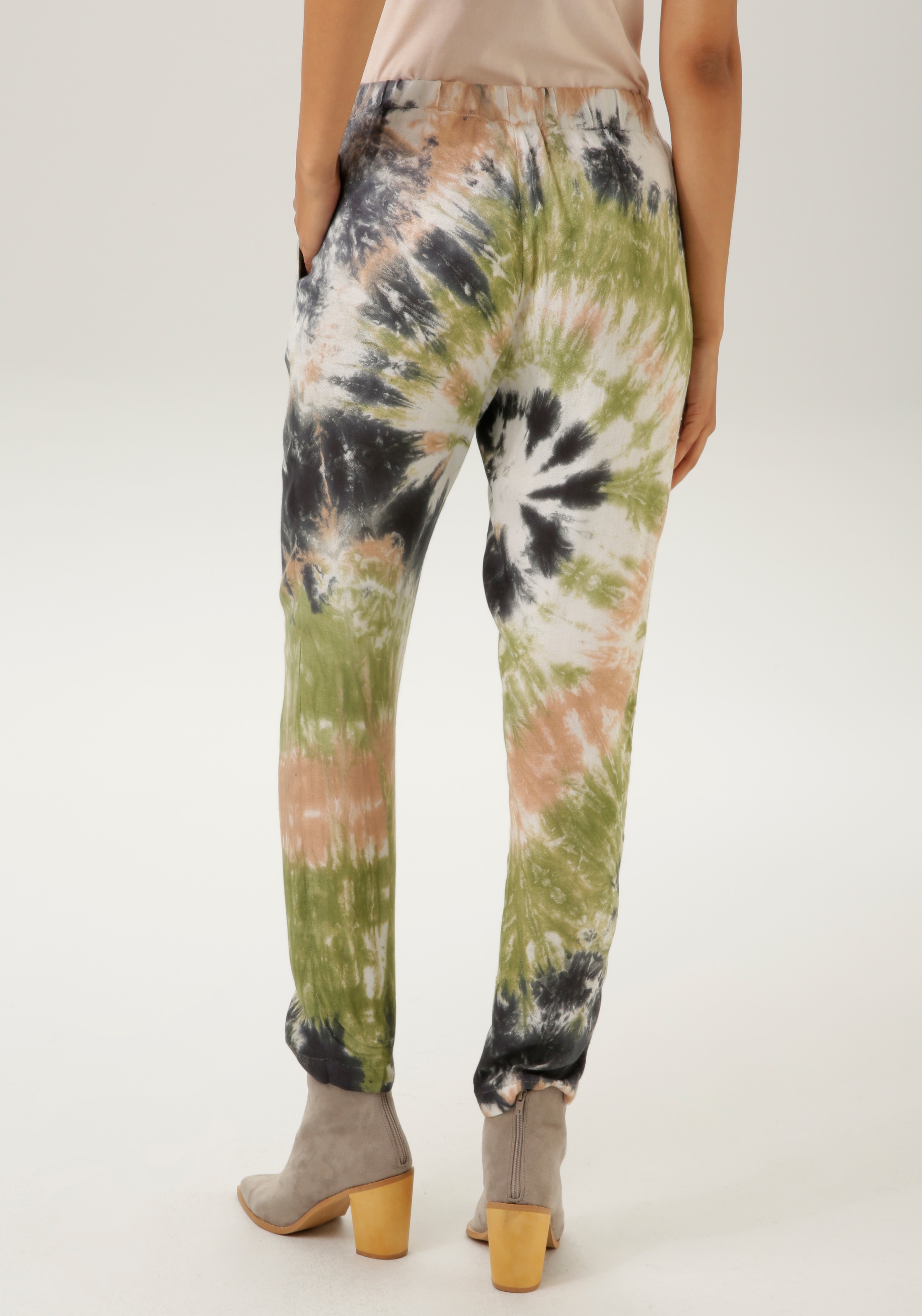 Aniston CASUAL Schlupfhose, mit Batikdruck - jedes Teil ein Unikat