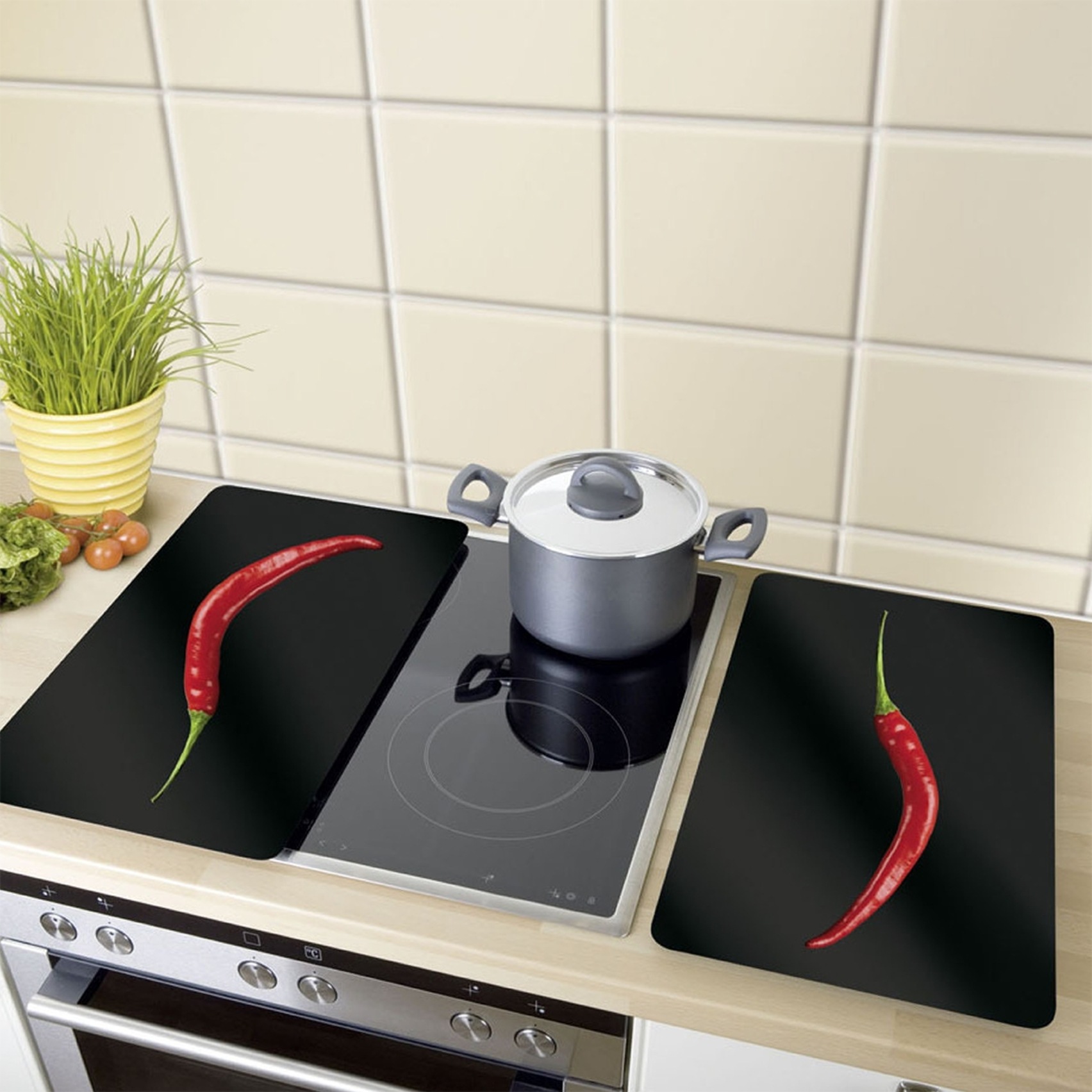 WENKO Herd-Abdeckplatte »Universal Modell Hot Peperoni«, (Set, 2 tlg.), Herdabdeckung für alle Herdarten, kratzfest, mit rutschfesten Füssen