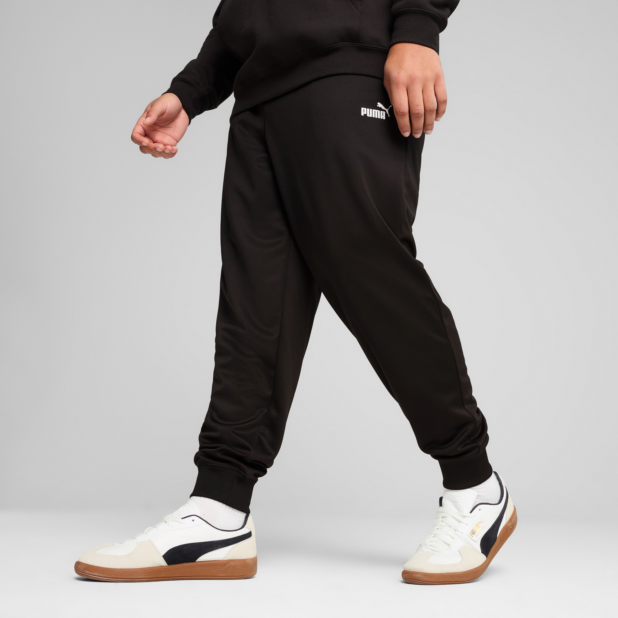PUMA Trainingshose »ESS NO. 1 LOGO POLY PANTS CL« für vielseitige sportliche Aktivitäten, mit Eingrifftaschen