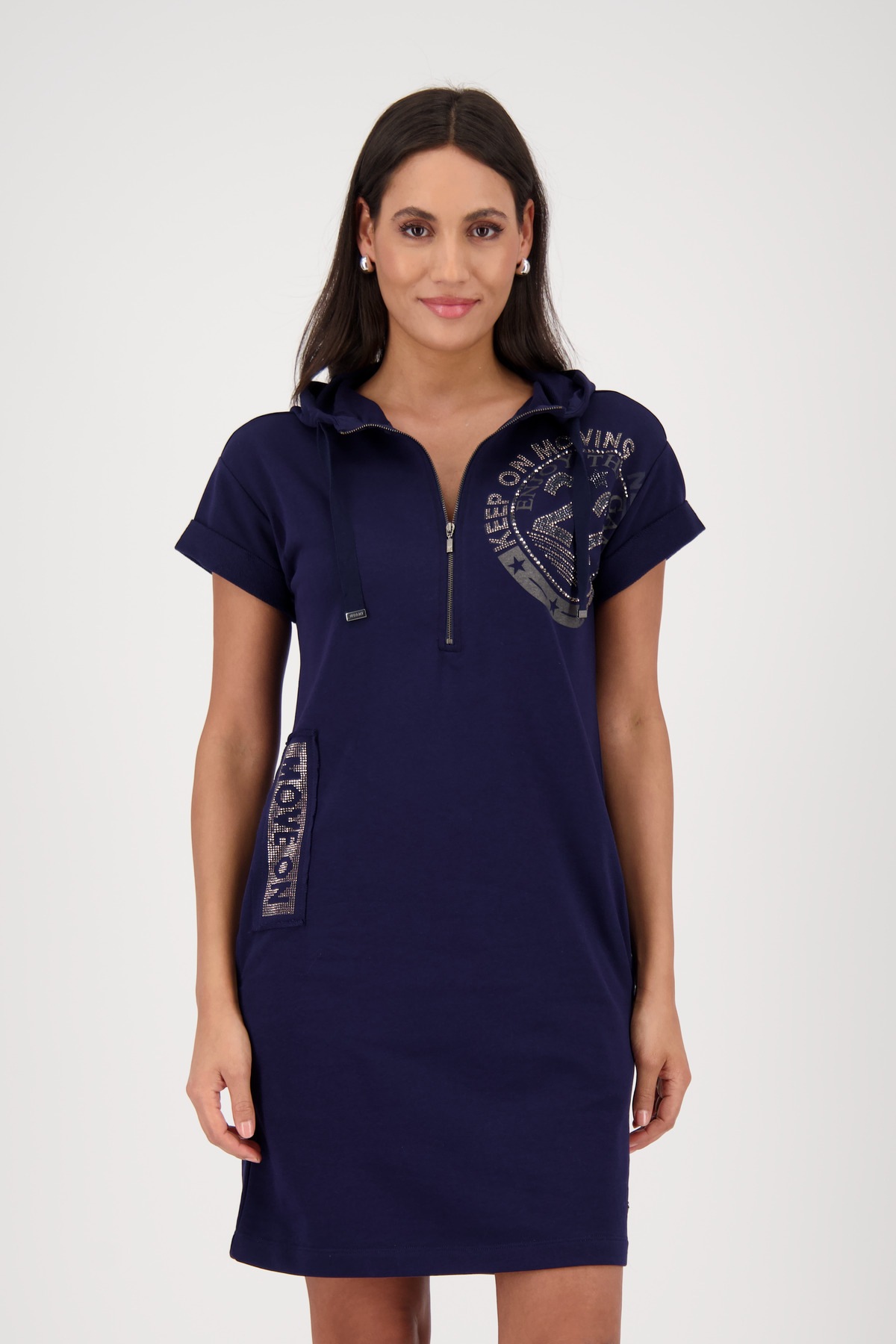 Monari Shirtkleid »Kleid Uni Emblem« Eingrifftaschen mit Folienglanzdruck und Glitzernieten