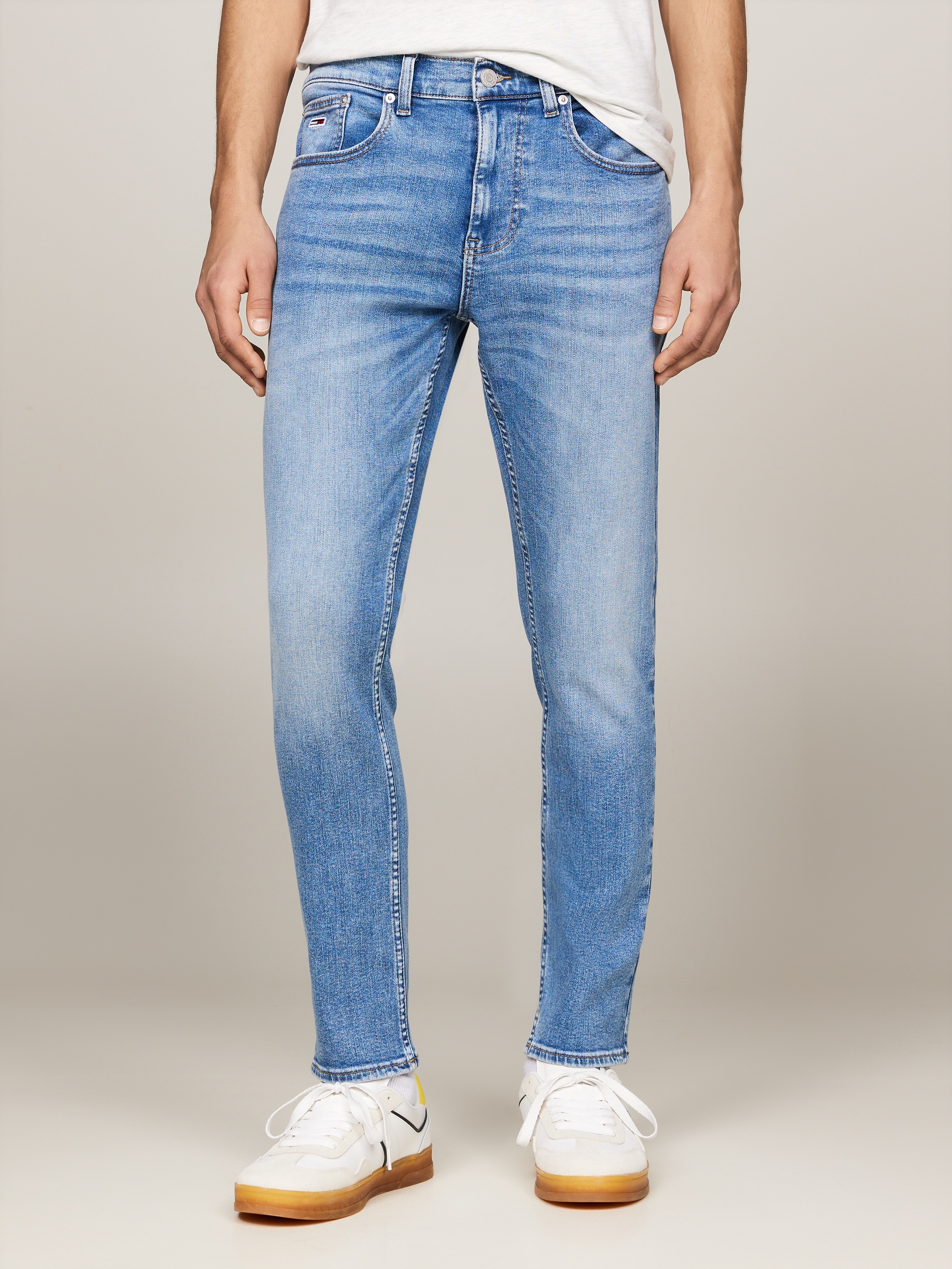 Tommy Jeans Slim-fit-Jeans "Austin Slim Tapered" zum Knöchel hin schmaler werdende Jeans mit mittlerer Leibhöhe