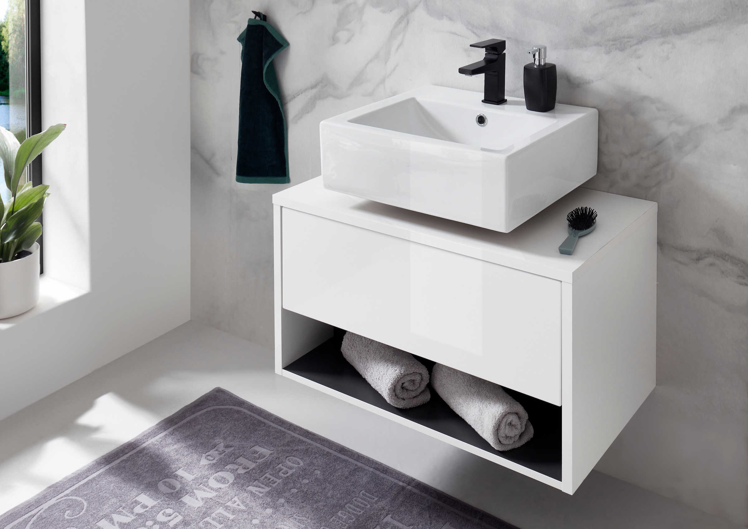 Places of Style Badmöbel-Set »Studio Line, Bad im modernen Design, 2-teiliges Badezimmer«, (2 St.), Unterschrank und Spiegel, in zwei Farben verfügbar, viel Stauraum