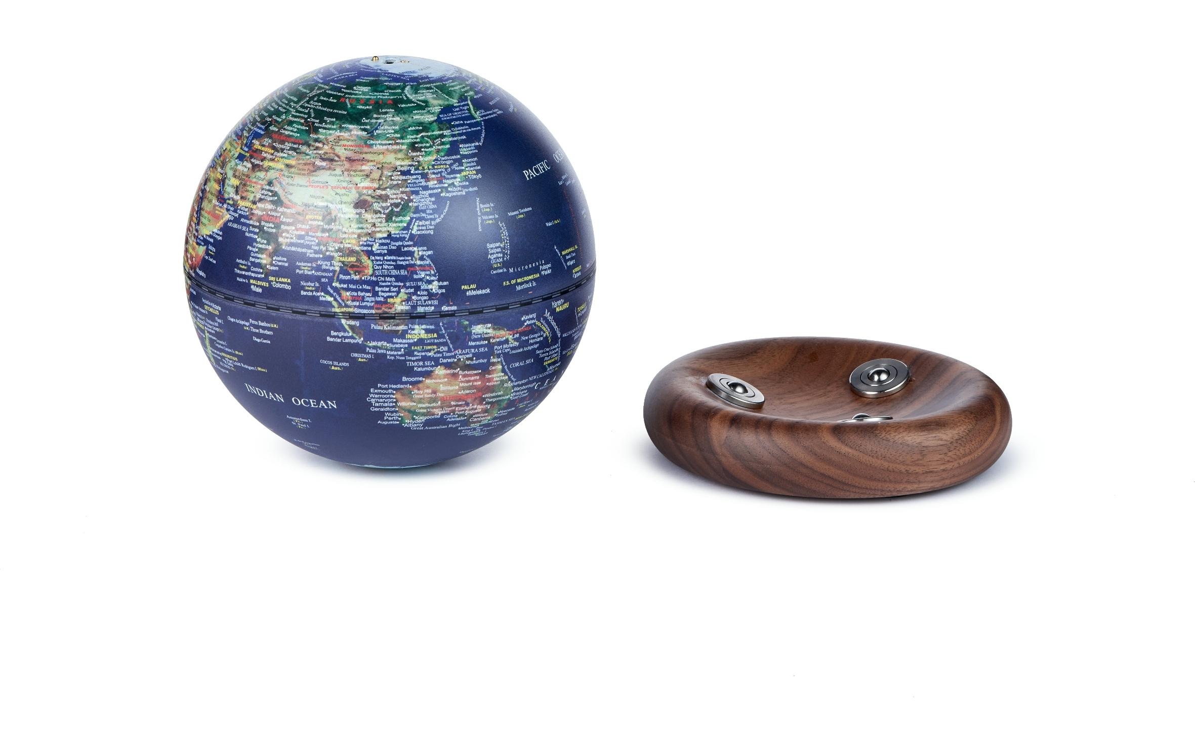 LED Dekofigur »AtlasGlobe 13 cm«, Holzart: Esche (China)