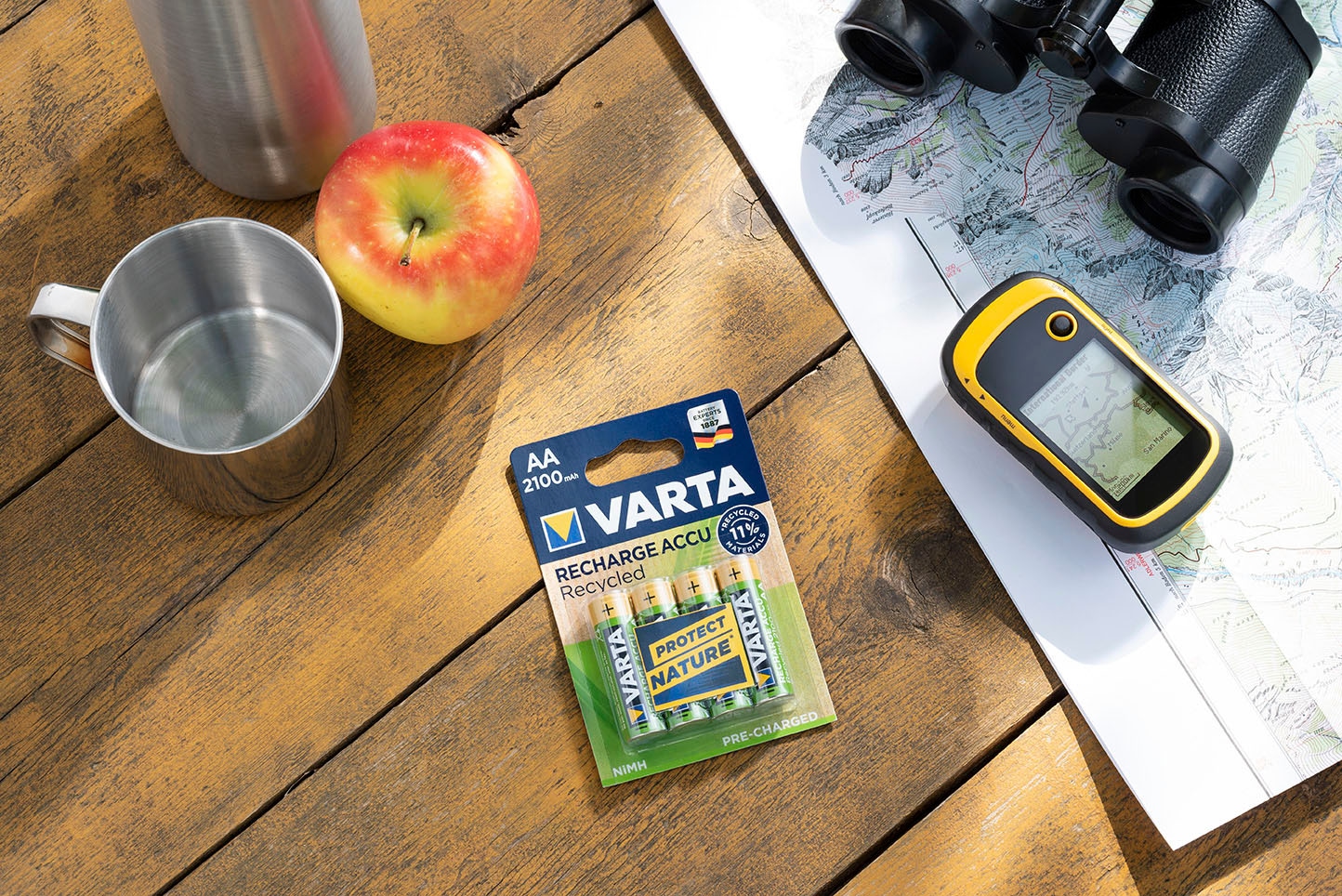 VARTA wiederaufladbare Batterien »wiederauflaudbare Akkus«, 1,2 V, (Packung, 4 St.), VARTA Recharge Accu Recycled, Ready-To-Use vorgeladener AAA Micro Ni-MH Akku (4er Pack, 800mAh) - aus 11% recyceltem Material - wiederaufladbar ohne Memory Effekt