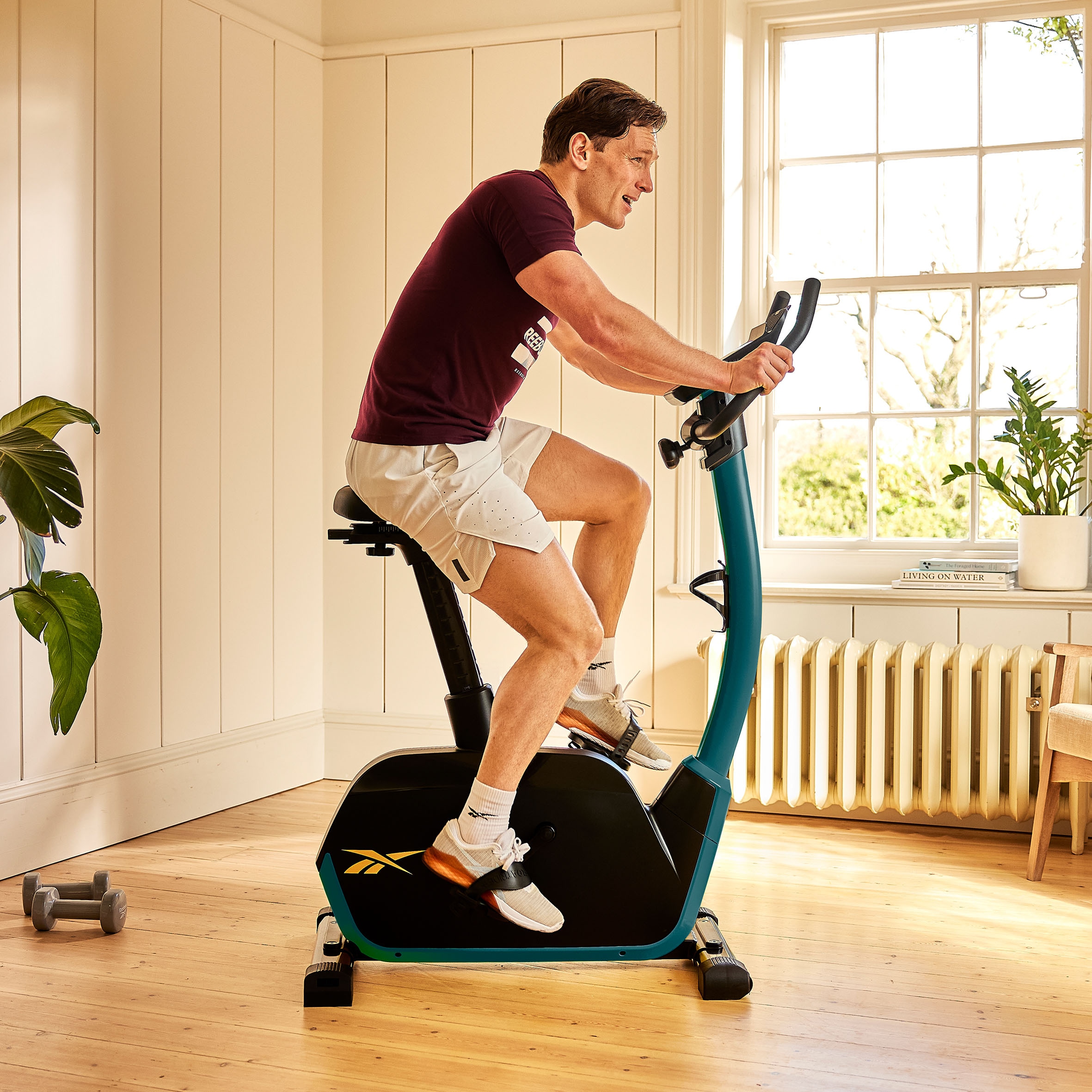 Reebok Ergometer »FR30«, (mit Tablet-Halterung und integr. Lautsprechern), Schwungmasse ca. 4,5 kg, 18 Widerstandsstufen