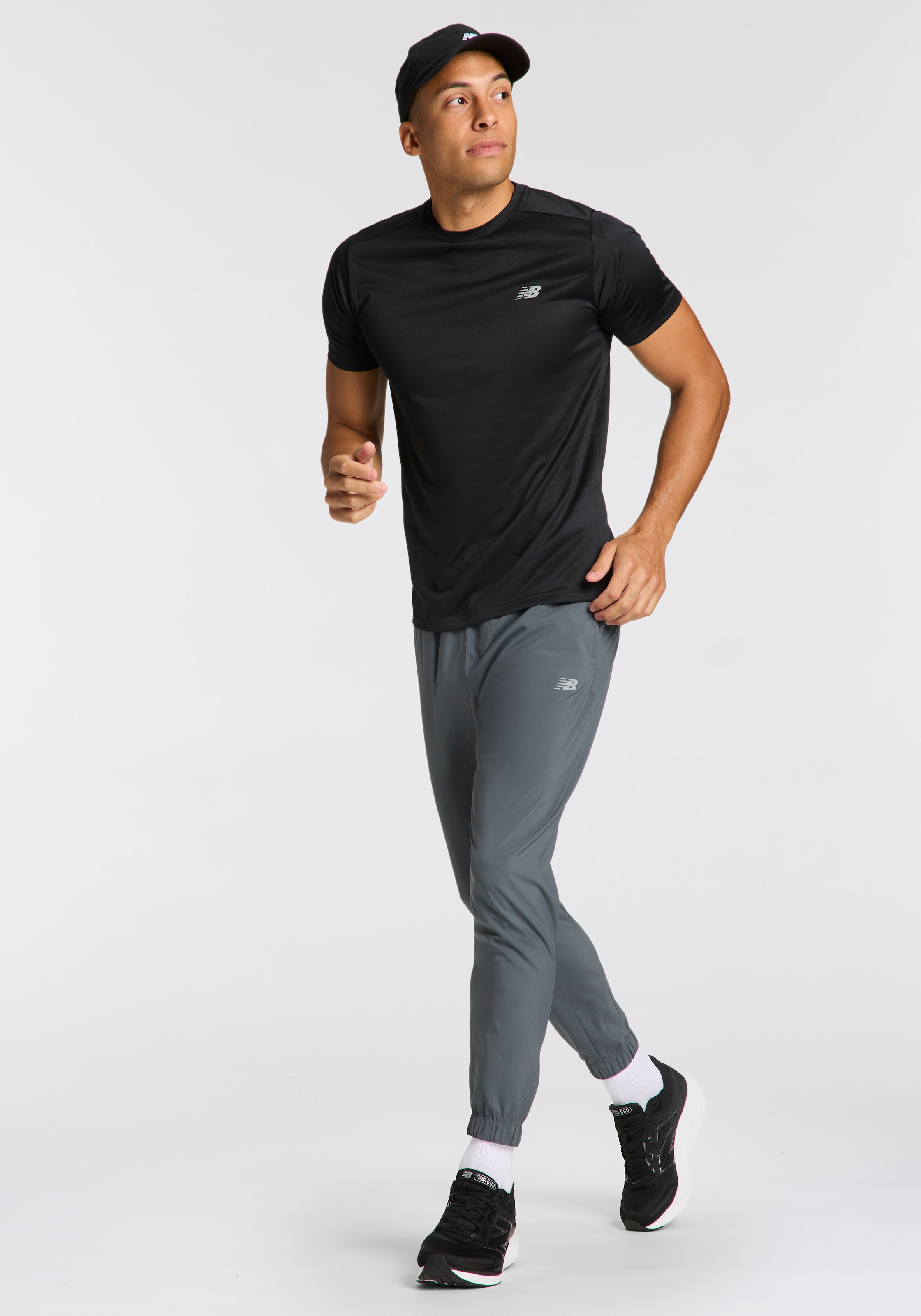 New Balance Laufshirt »Sport Essentials T-Shirt«, mit Streifendesign