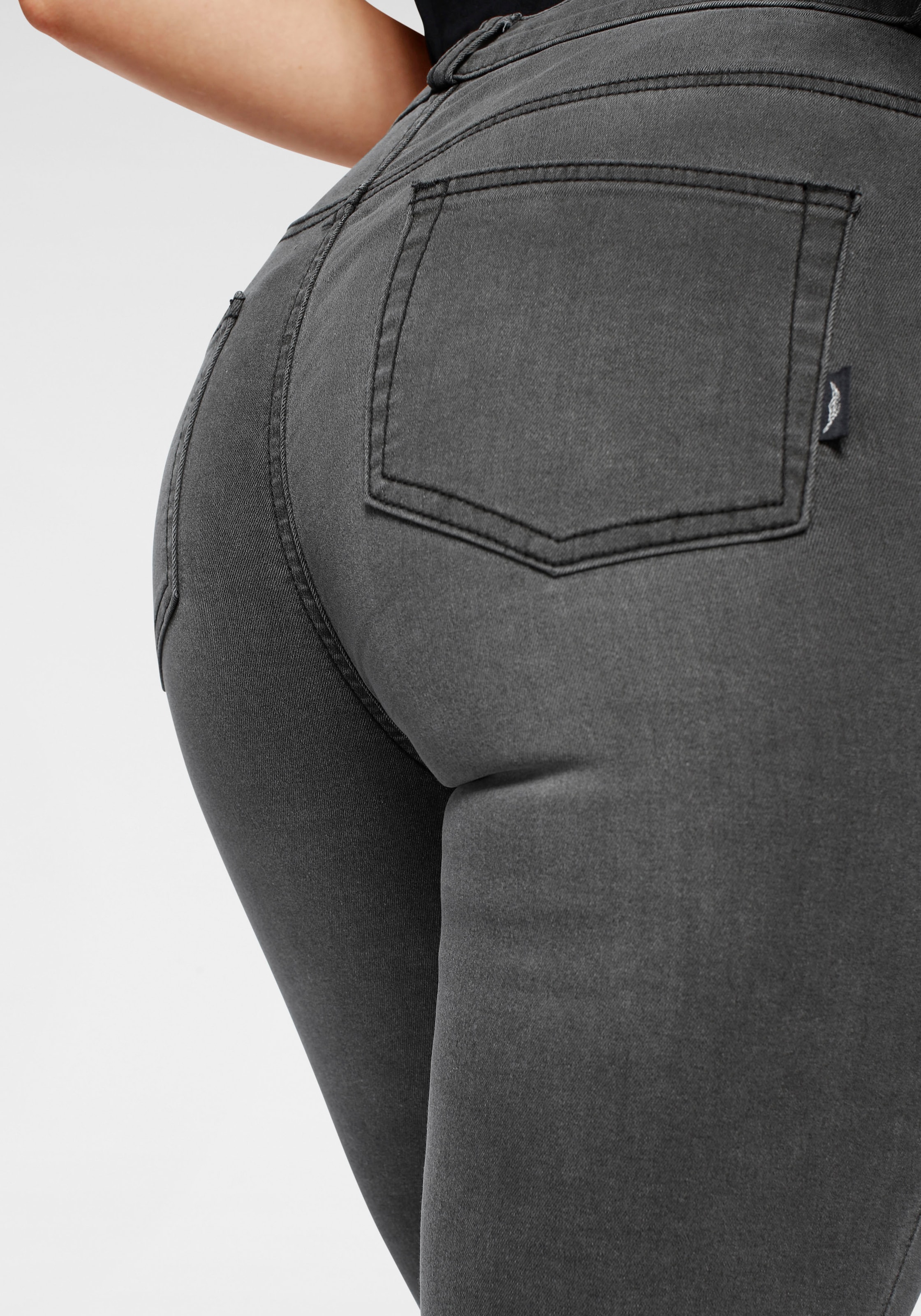 Arizona Skinny-fit-Jeans »Ultra Stretch«, extra-eng geschnittene Beinform, modische Used-Waschung