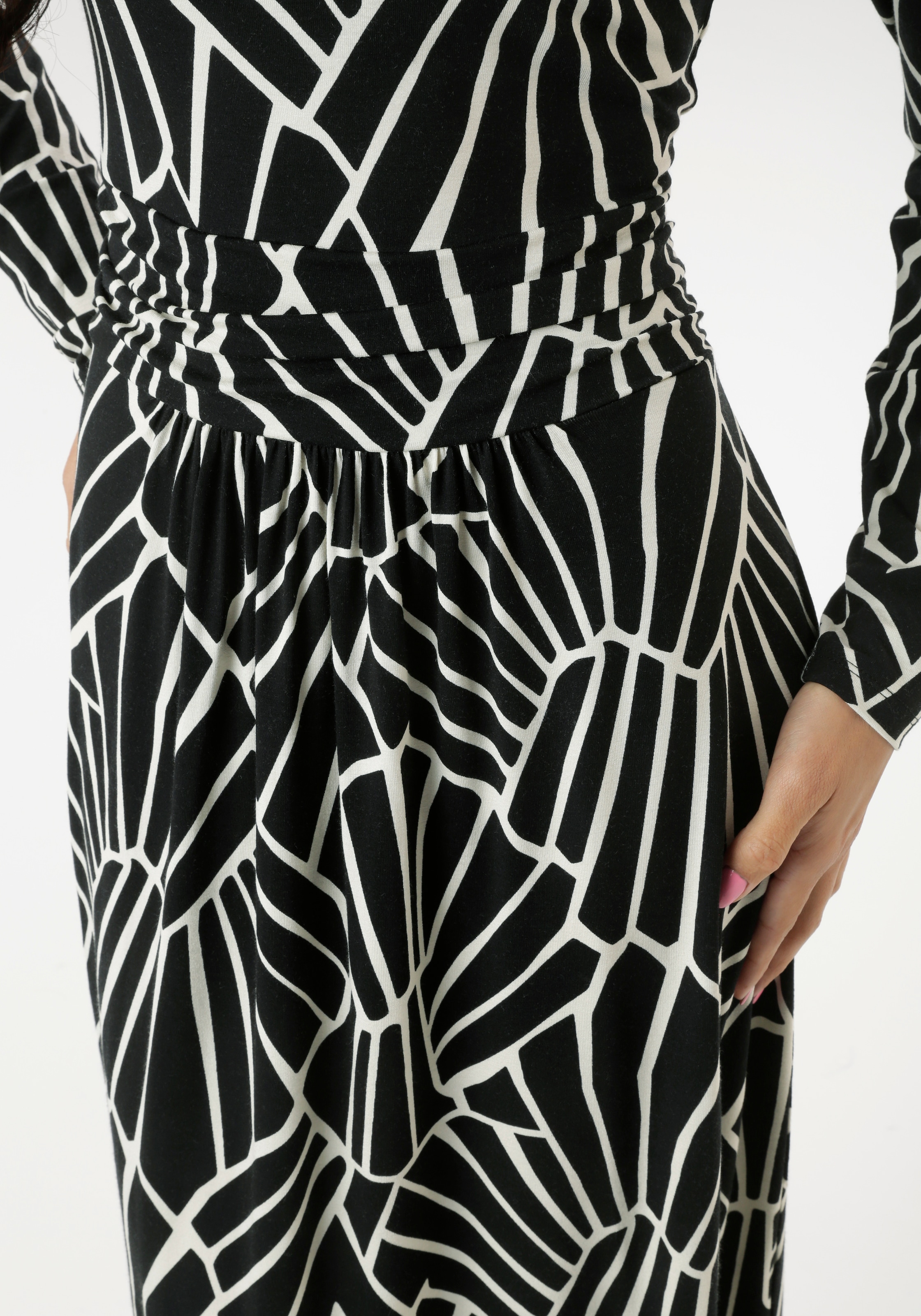 Aniston SELECTED Jerseykleid, im grafischen Musterdessin und gerafftem Taillenbund - NEUE KOLLEKTION