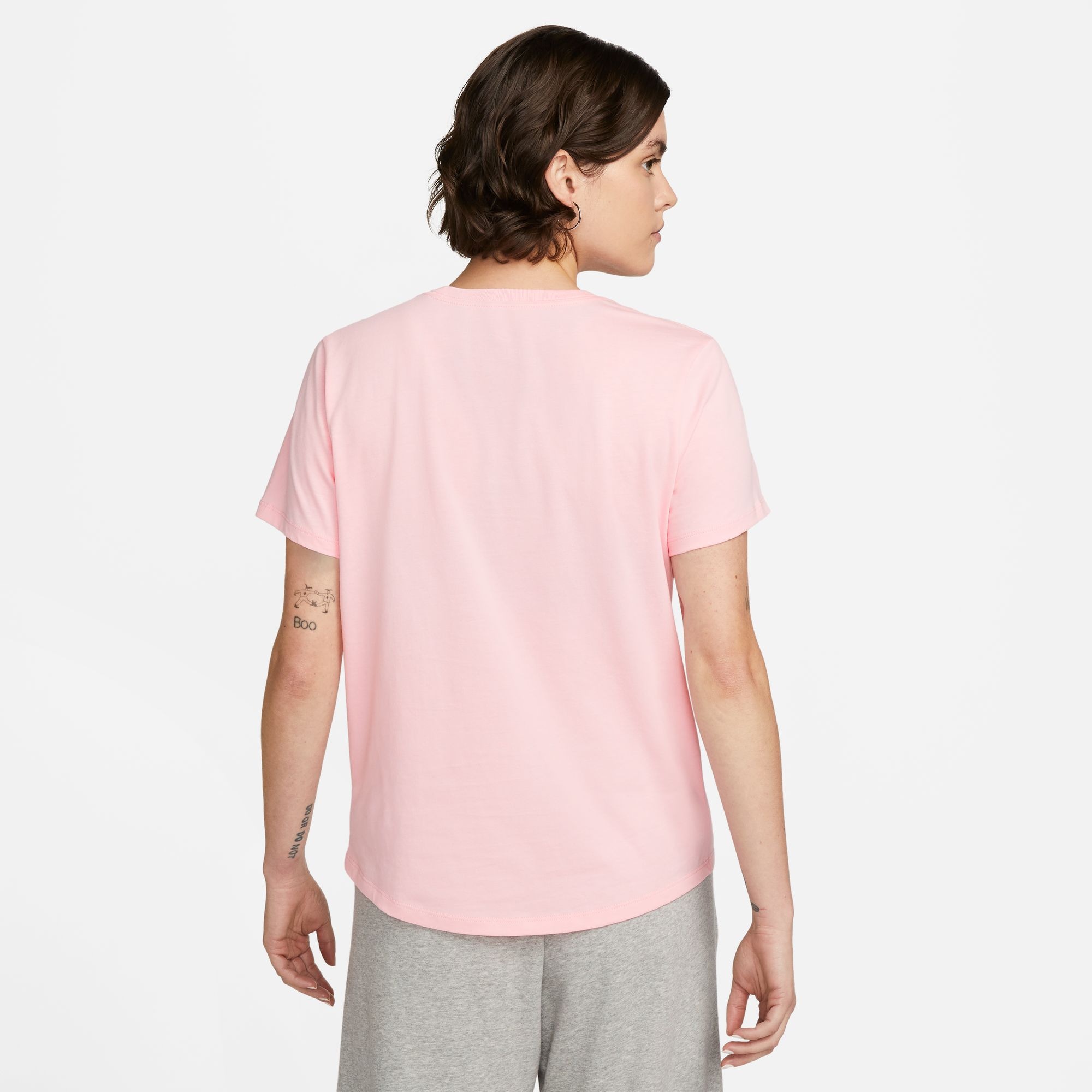 Nike Sportswear T-Shirt »ESSENTIALS WOMEN'S LOGO T-SHIRT«