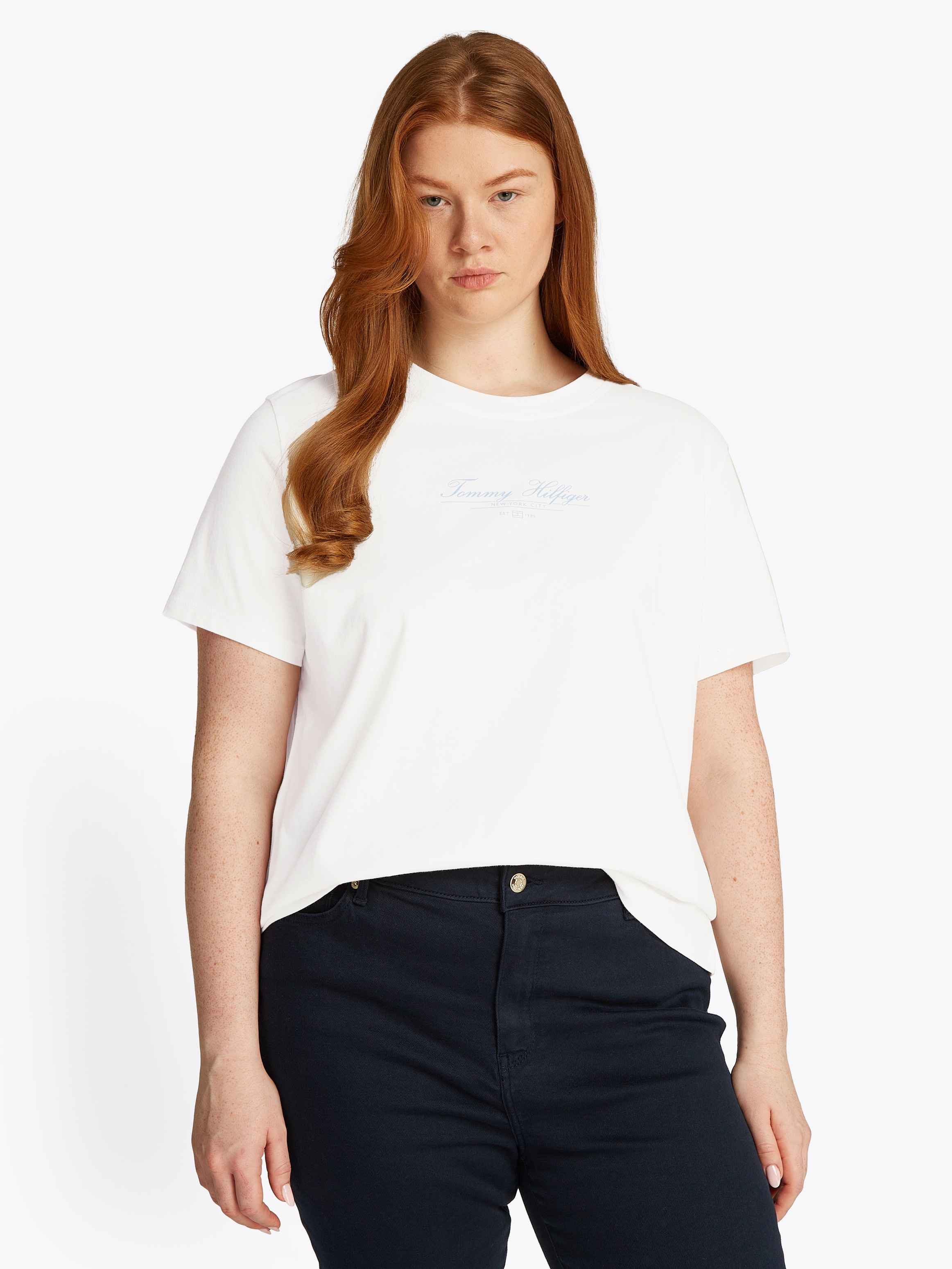 Tommy Hilfiger Curve Rundhalsshirt »CRV REG SCRIPT C-NK TEE SS« in Grossen Grössen, Logoschriftzug