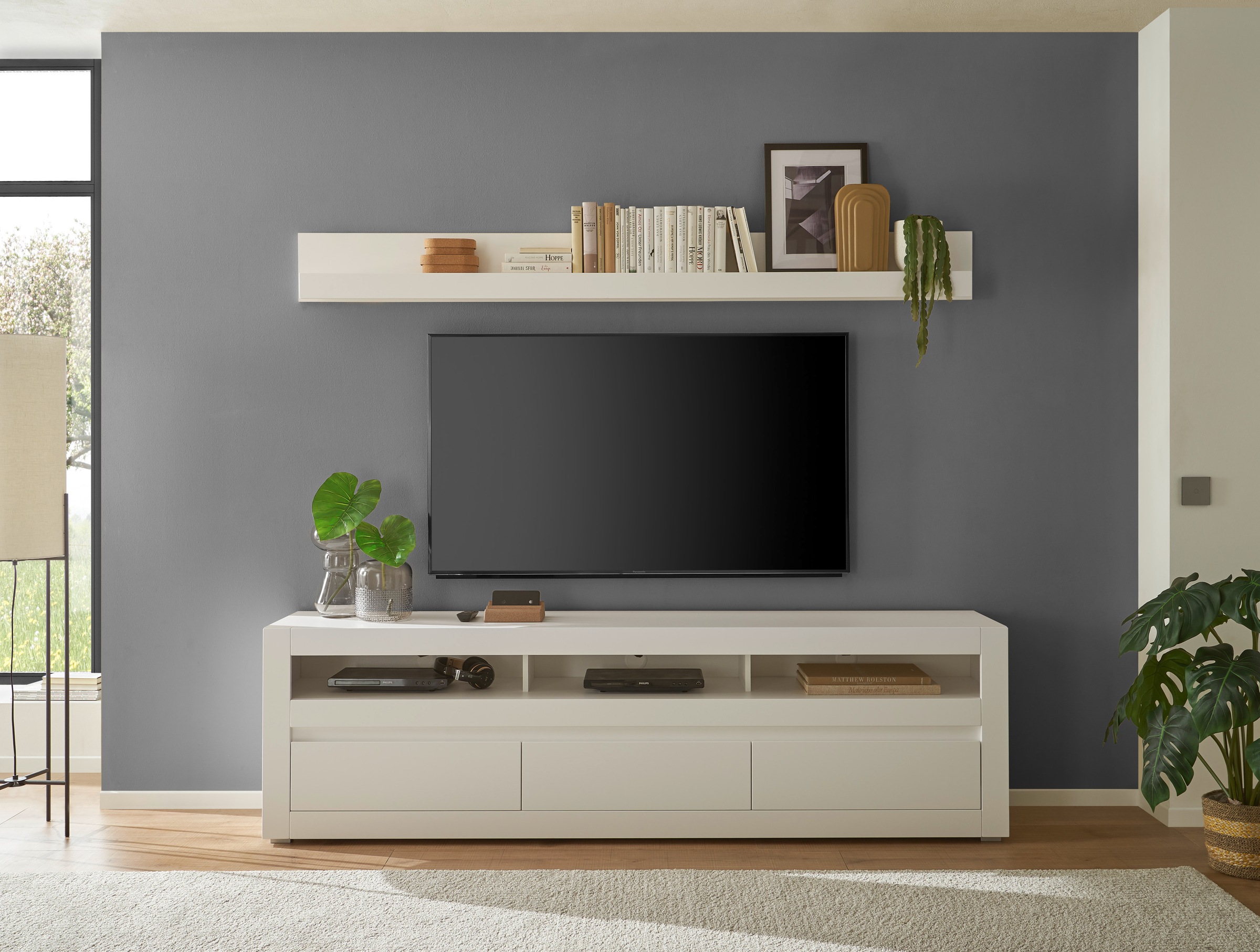 INOSIGN Wandboard »Chester, modernes, zeitloses Wandregal, Wandhalter mit Stauraum«, (1 St.), vielseitig einsetzbares Hängeregel, 217 cm breit, Weiss Matt