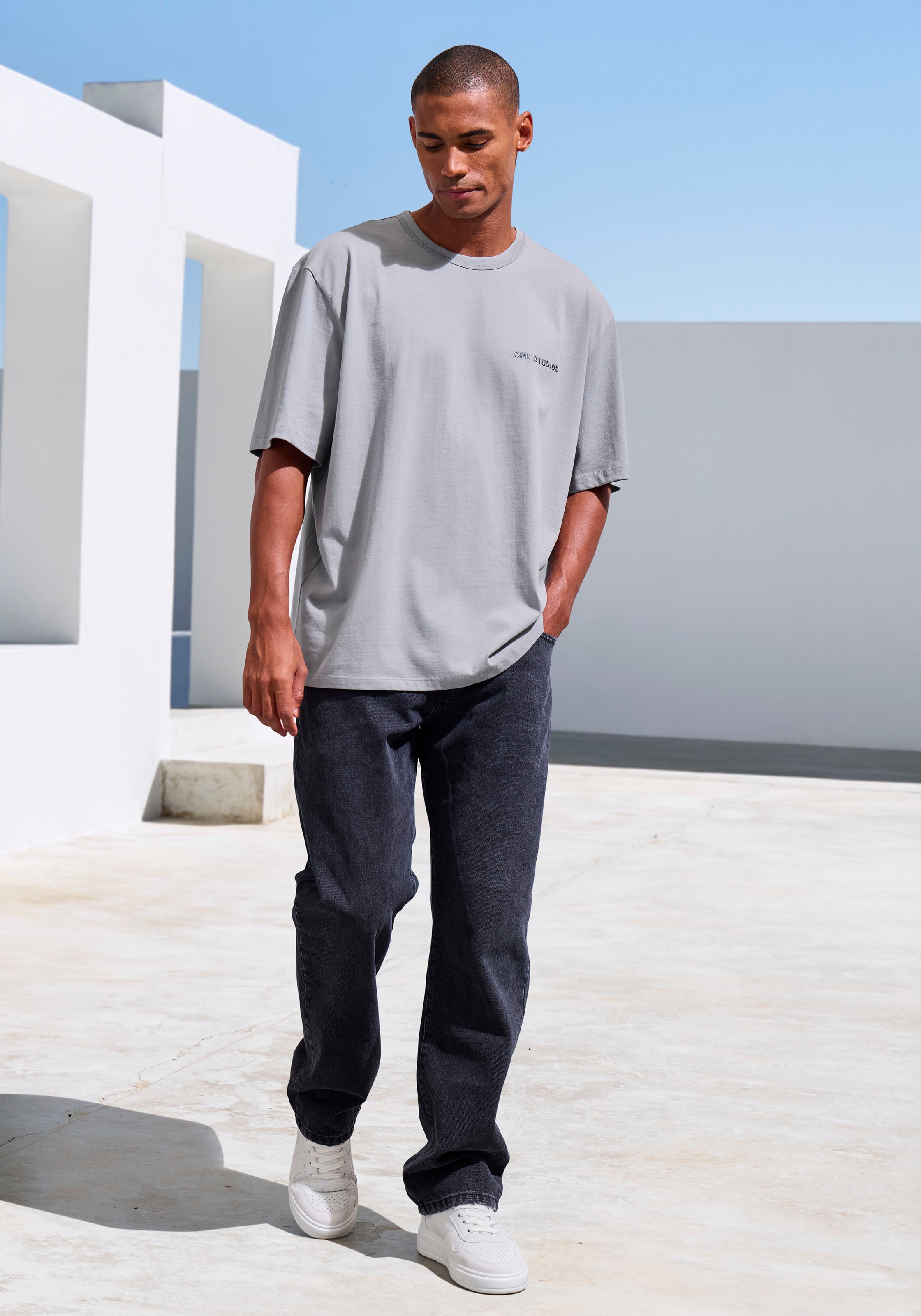 Copenhagen Studios T-Shirt »mit hochwertiger Logostickerei«, Loose-fit, Oversize-Shirt aus heavy Bio-Baumwoll-Qualität