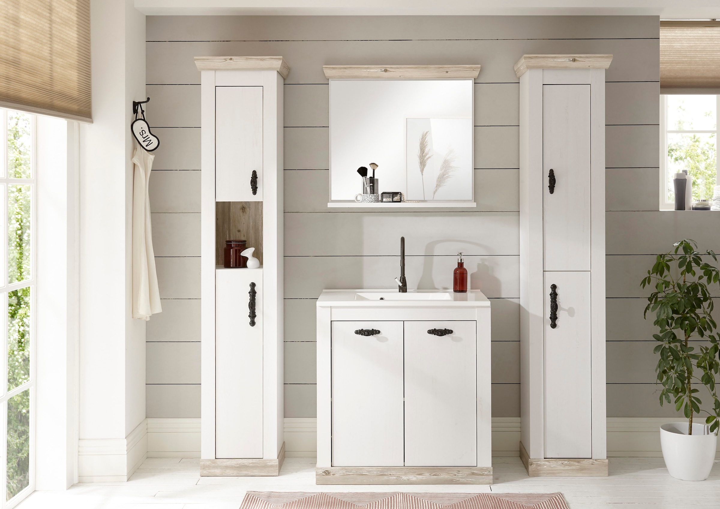 Home affaire Badmöbel-Set »Florenz, Bad im Landhausstil, 4-teiliges Badezimmer«, (4 St.), Waschtisch, Schränke und Spiegel mit Ablage, in Pinie Weiss, Stauraum