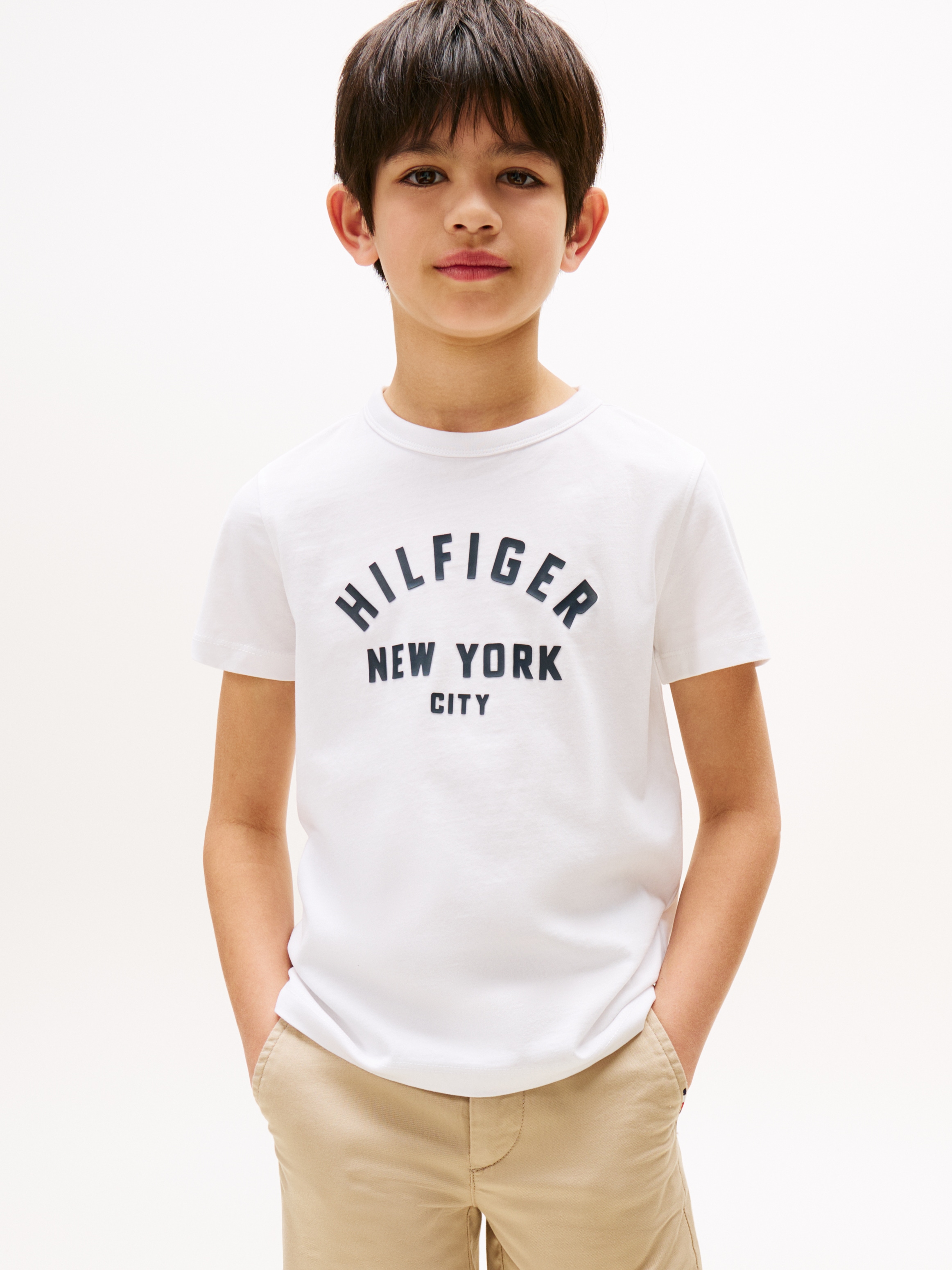 Tommy Hilfiger T-Shirt »CURVED HILFIGER GRAPHIC TEE SS« für Kinder bis 16 Jahre, grosser Logo-Print