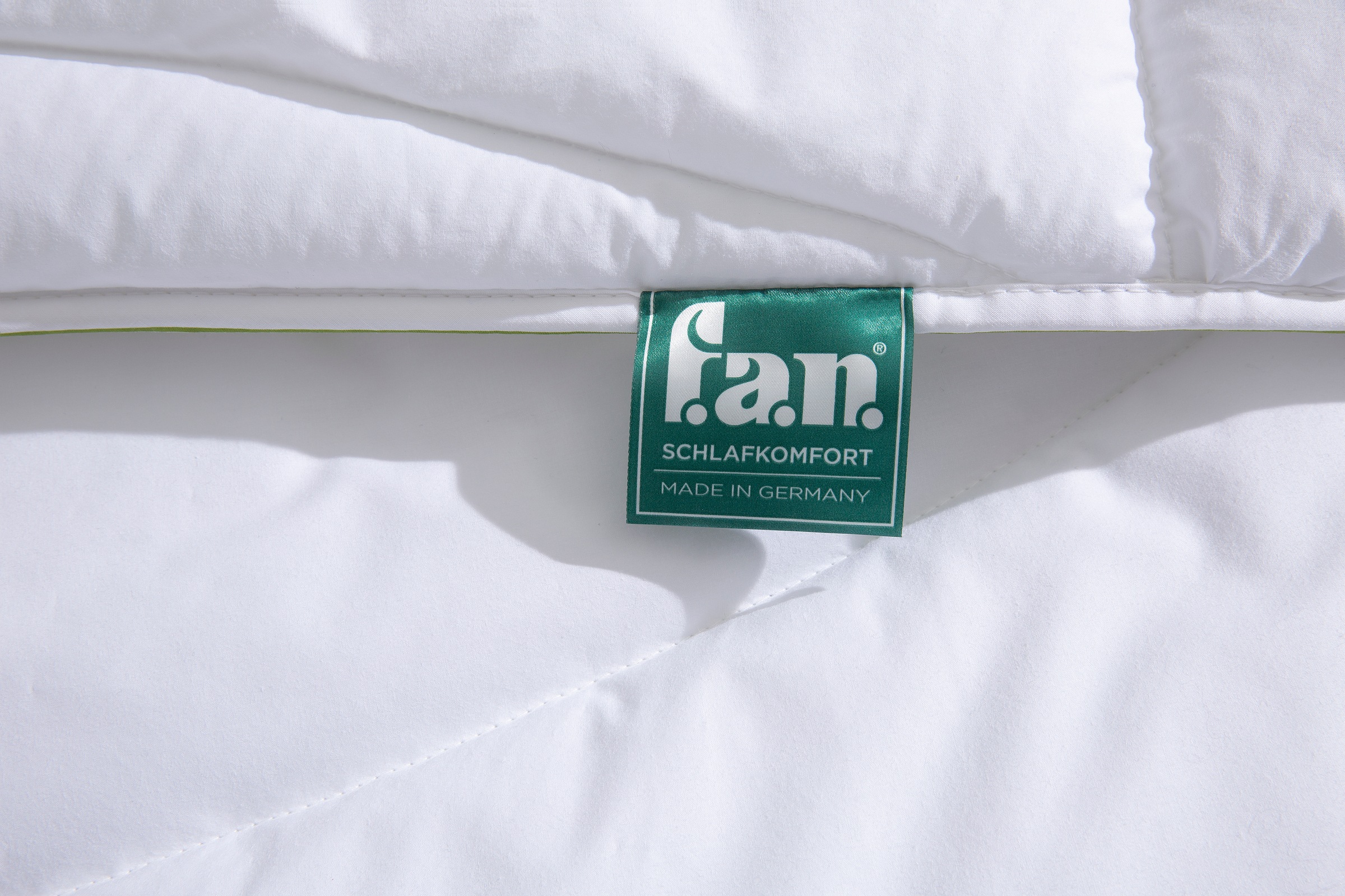 fan Kunstfaserbettdecke »f.a.n. Made in Green "Tegernsee"«, warm, (1 St.), ressourcenschonend hergestellt