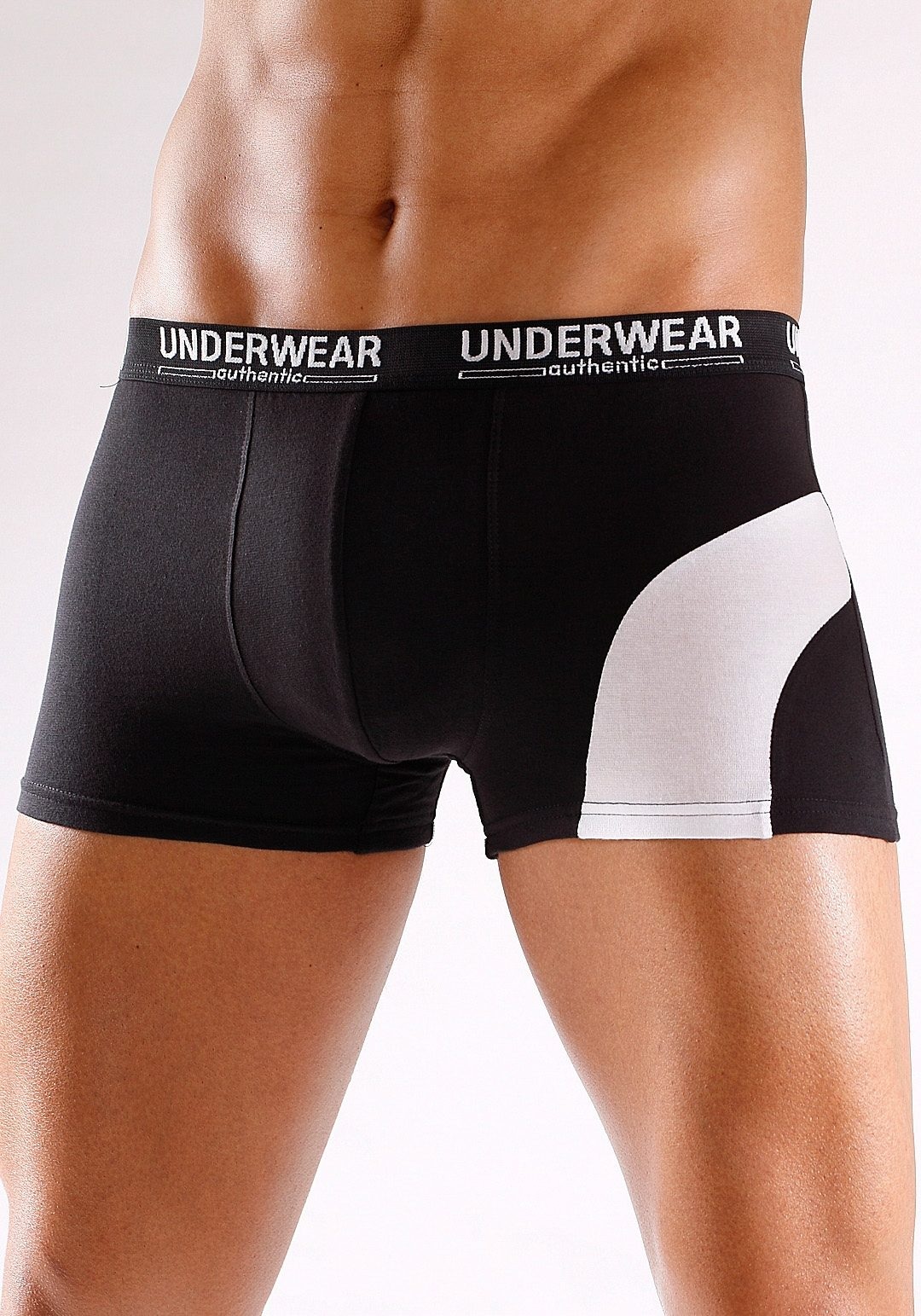 AUTHENTIC UNDERWEAR Boxer, (Packung, 4 St.), mit kontrastfarbenen Einsatz