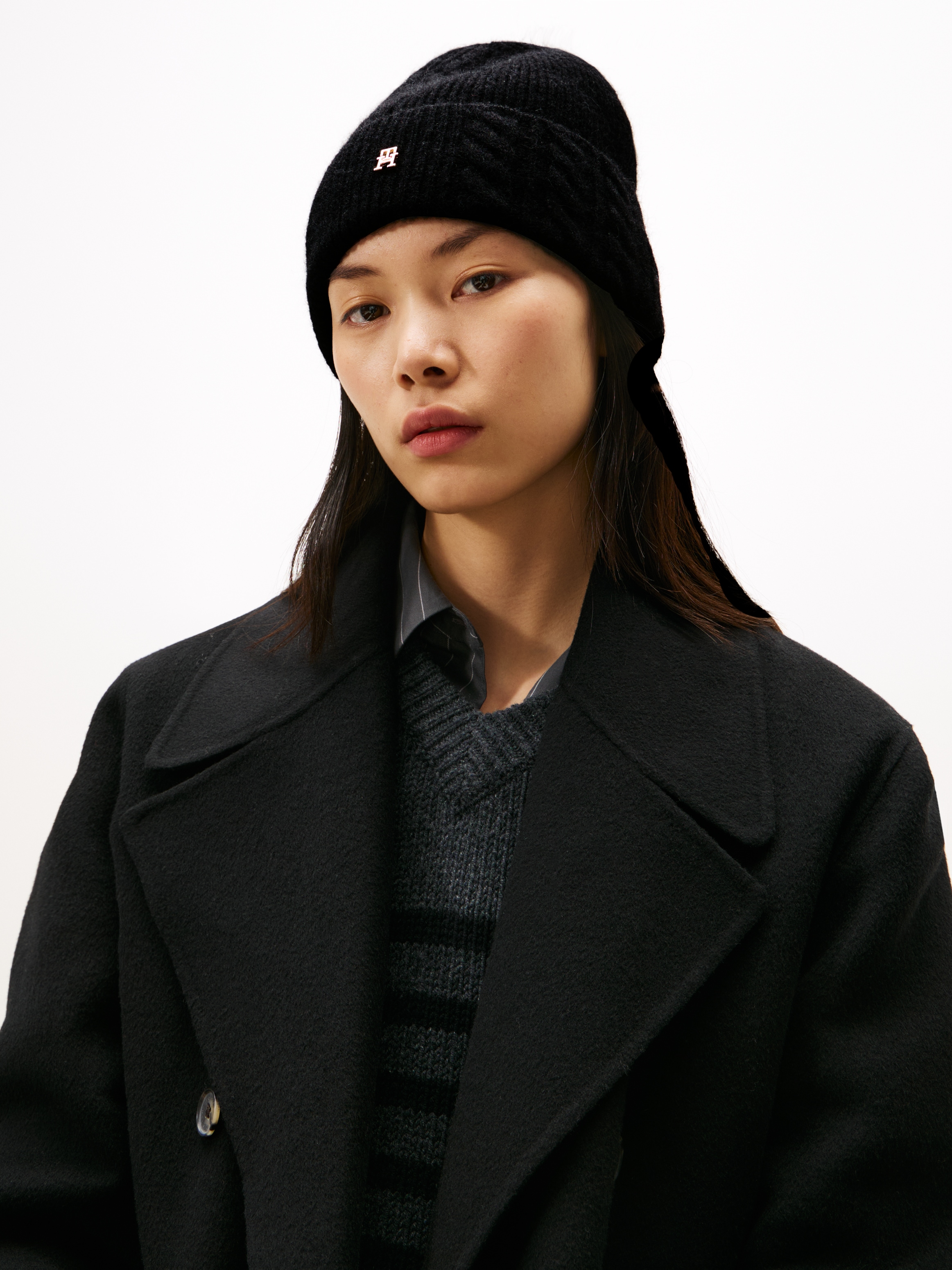 Tommy Hilfiger Beanie »ELEVATED CHIC FLUFFY«, flauschig, mit Wolle, ca. 25x21 cm